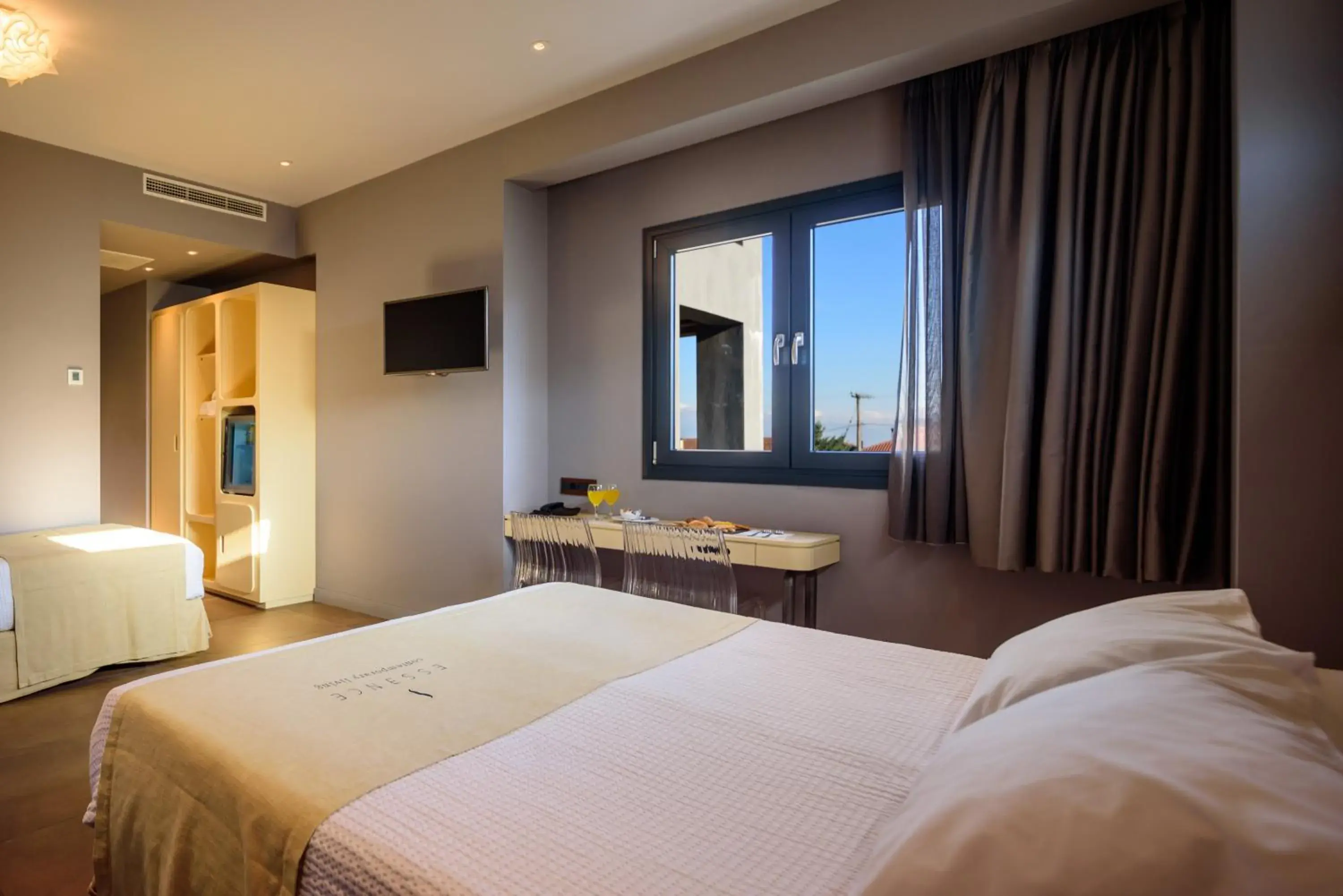 Elegant Triple Room with City View in Essence Hotel Elegant Triple Room with City View in Essence Hotel