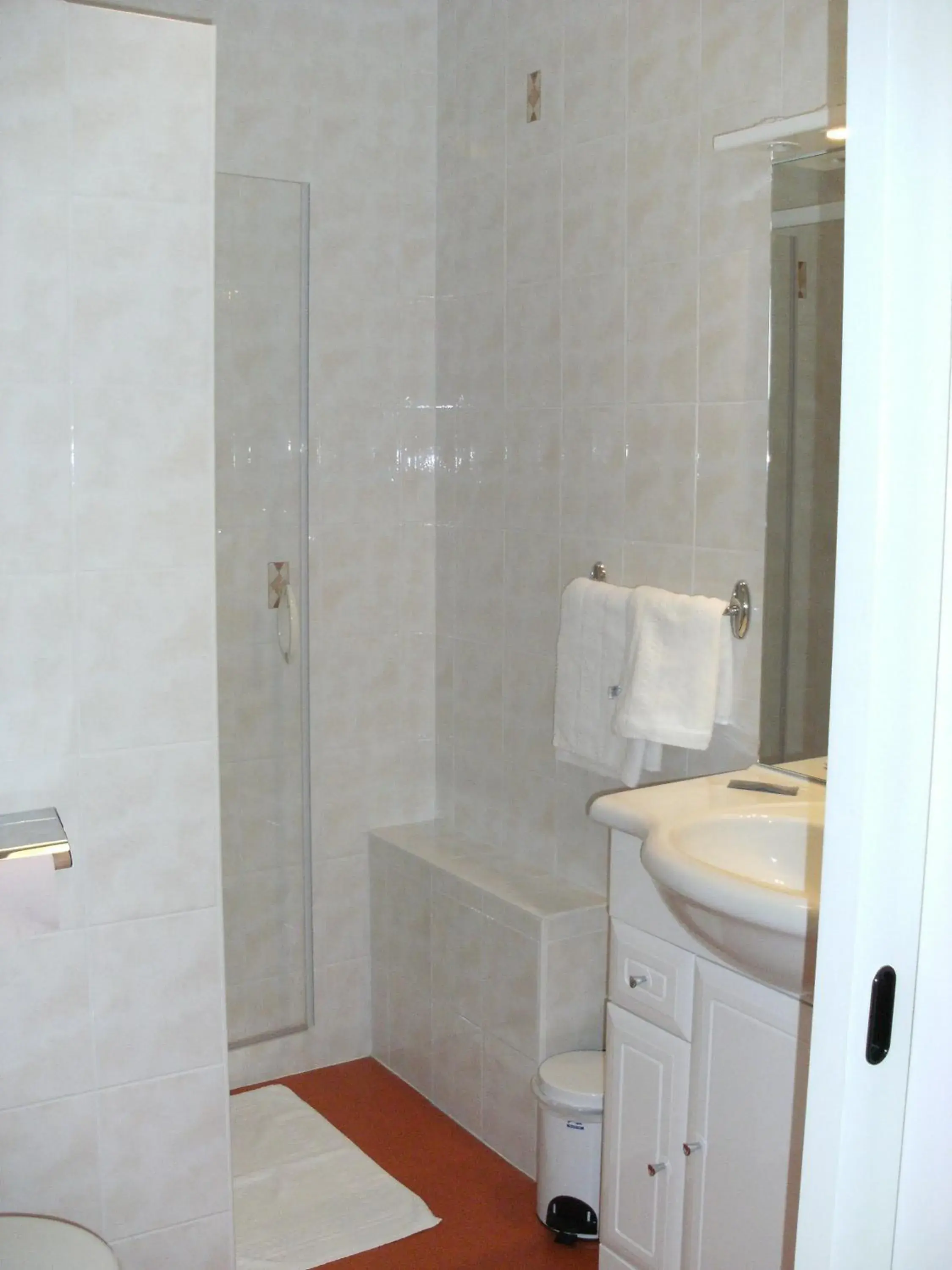 Standard Double Room in Hôtel Particulier LE MAS DES MARAIS Standard Double Room in Hôtel Particulier LE MAS DES MARAIS