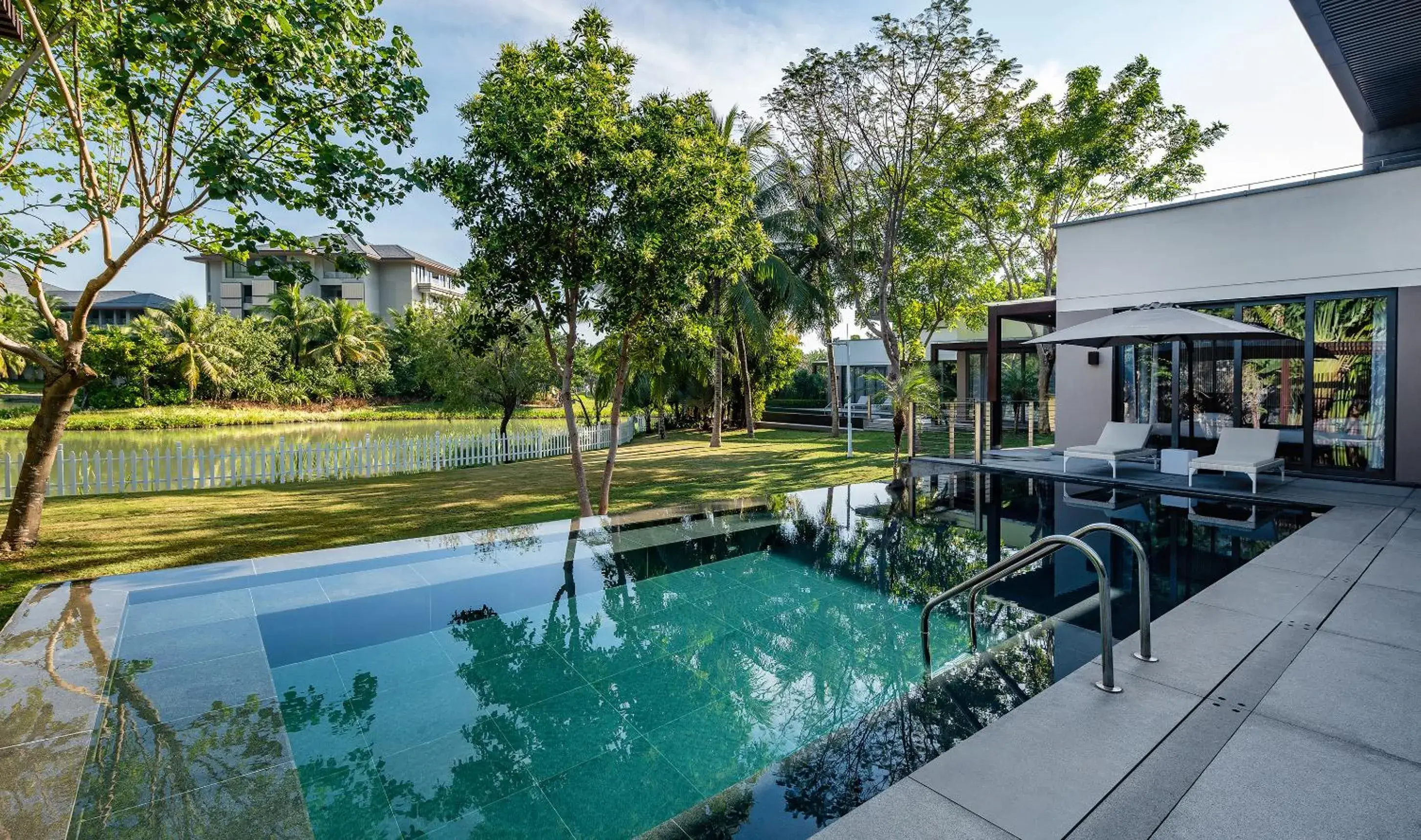 Park Lake View Villa King + King (Pick-up Service) in Park Hyatt Sanya Sunny Bay Resort Park Lake View Villa King + King (Pick-up Service) in Park Hyatt Sanya Sunny Bay Resort