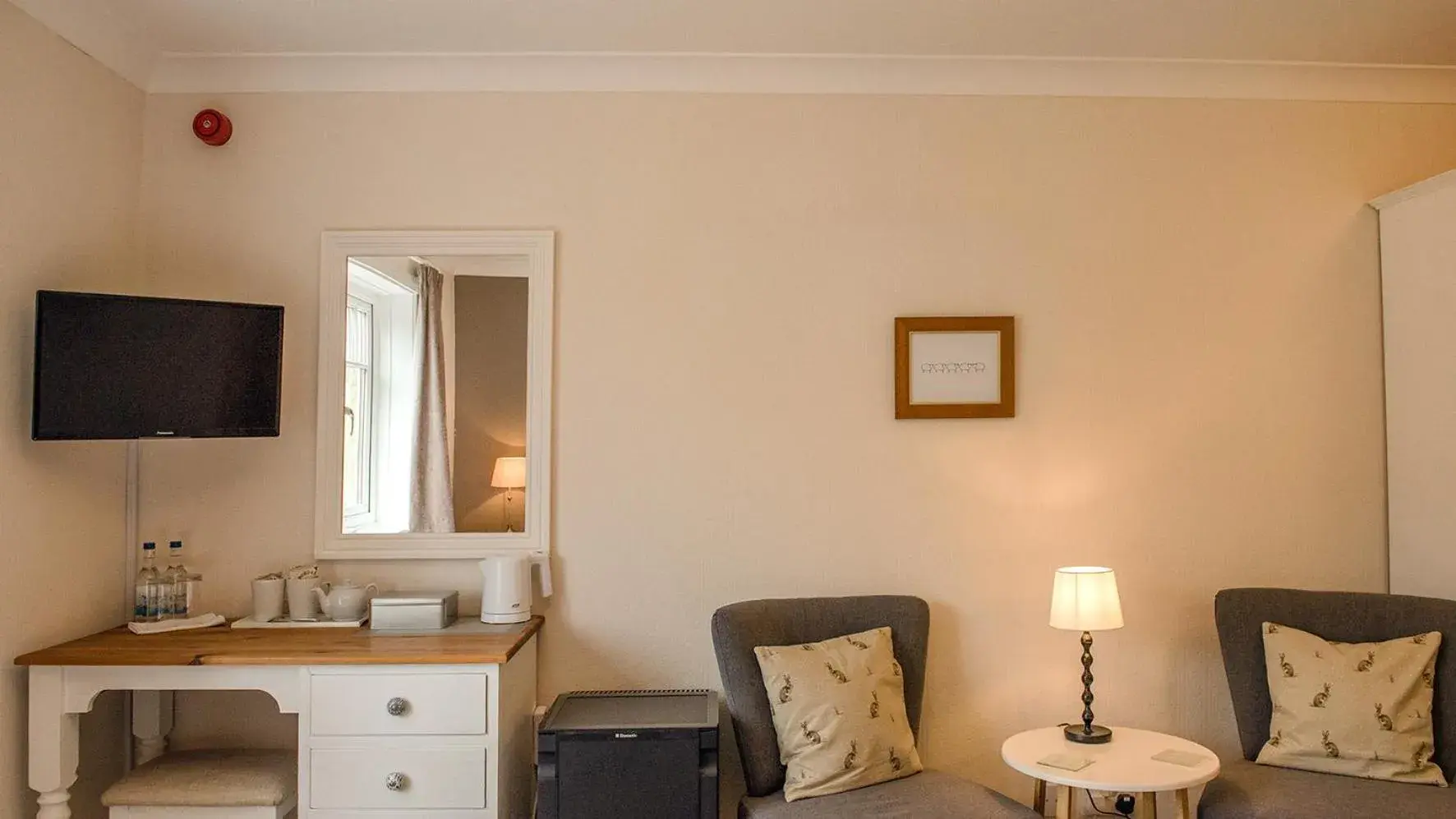 Twin Room with Private Bathroom in Mynd House Twin Room with Private Bathroom in Mynd House