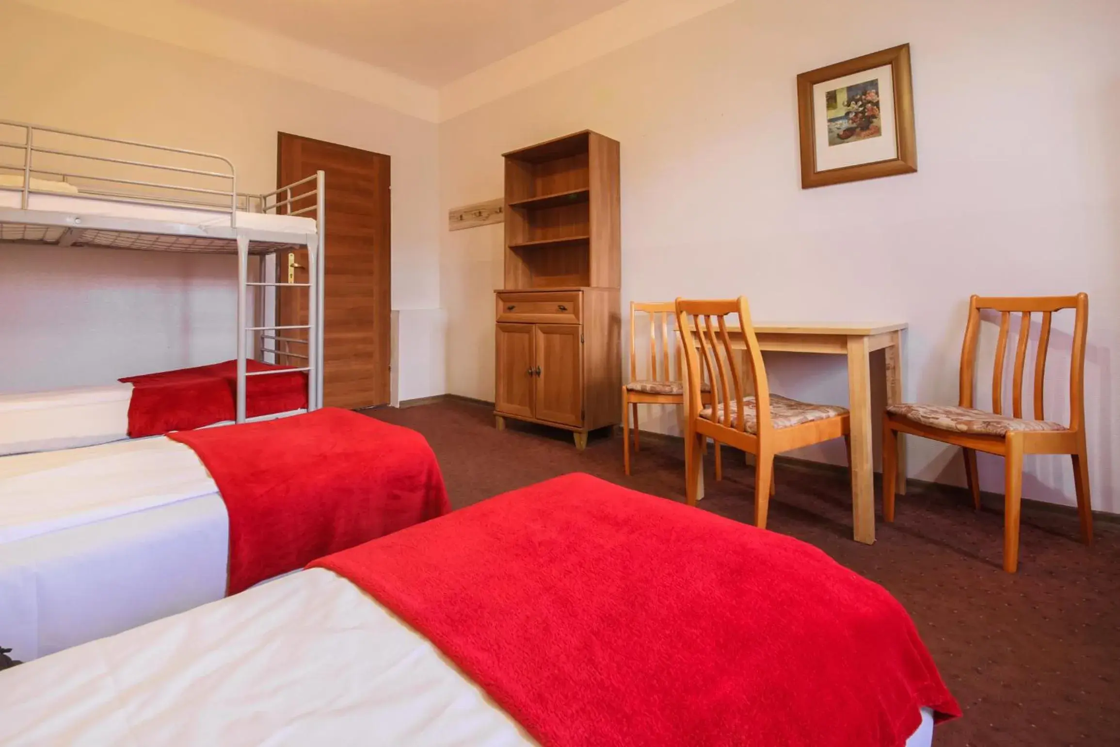 Quintuple Room with Shared Bathroom in Red Carpet Hostel Quintuple Room with Shared Bathroom in Red Carpet Hostel