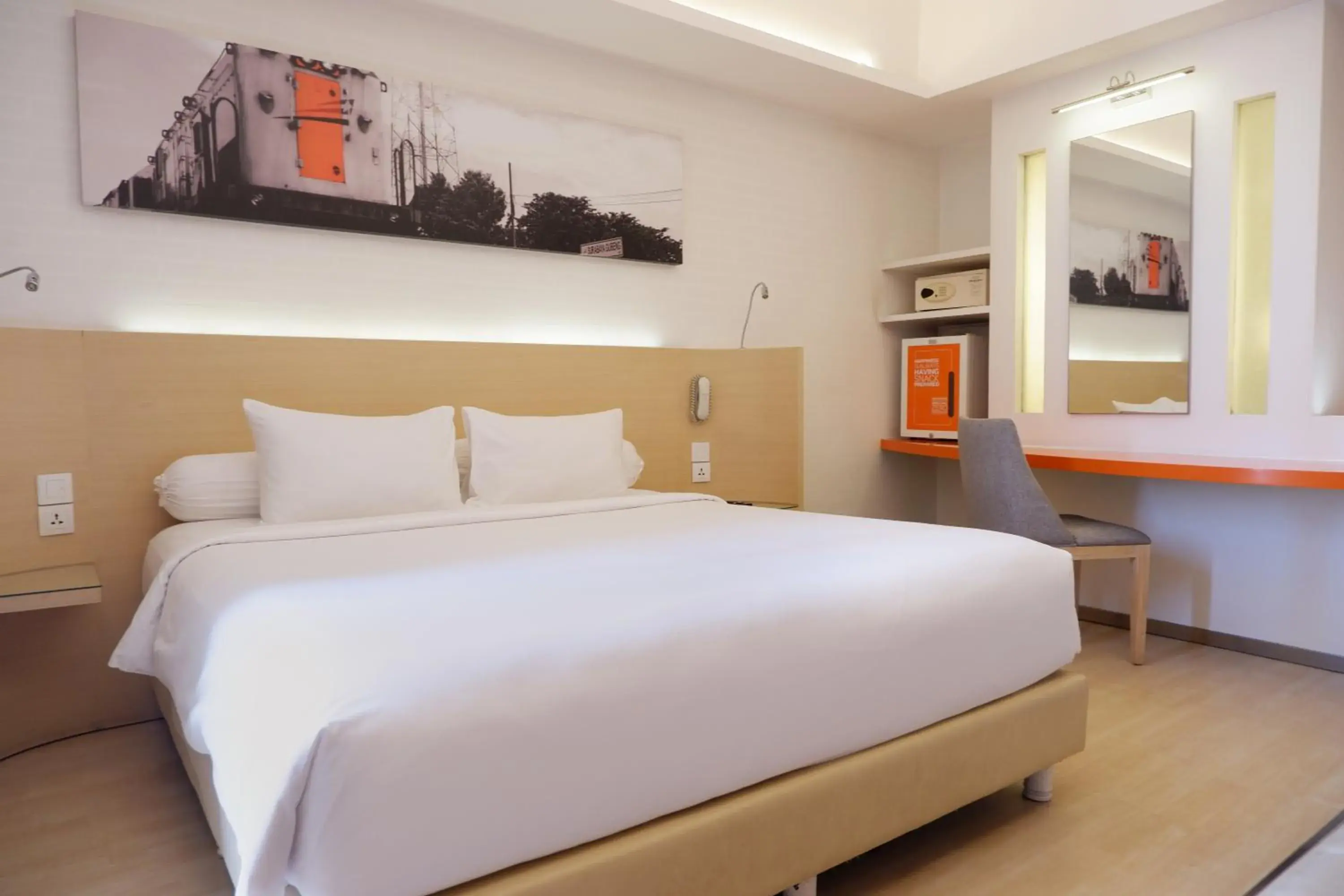 HARRIS Deluxe Room in HARRIS Hotel & Conventions Gubeng HARRIS Deluxe Room in HARRIS Hotel & Conventions Gubeng