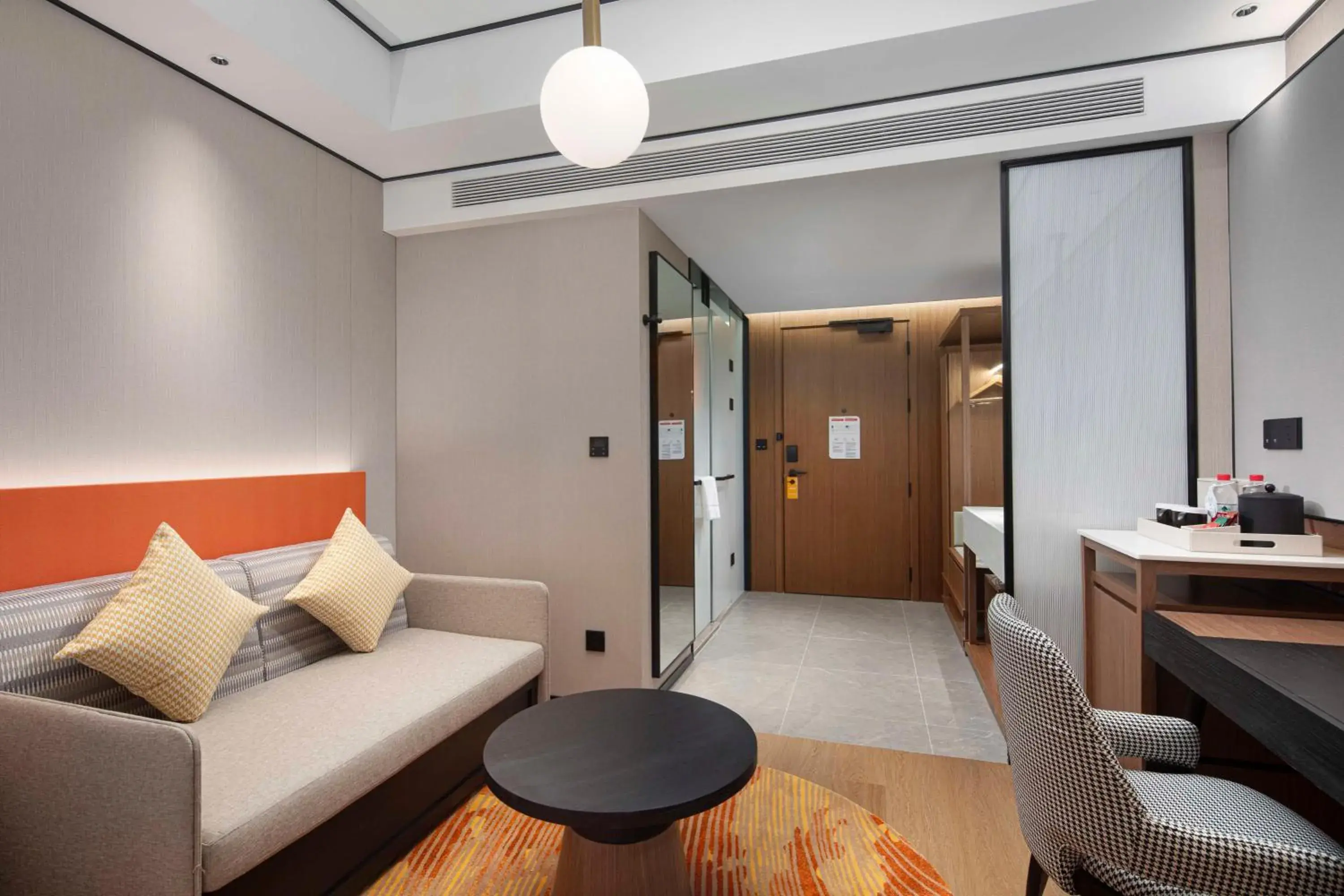 King Room with Sofa Bed in Hilton Garden Inn Tianjin Five Great Avenues King Room with Sofa Bed in Hilton Garden Inn Tianjin Five Great Avenues