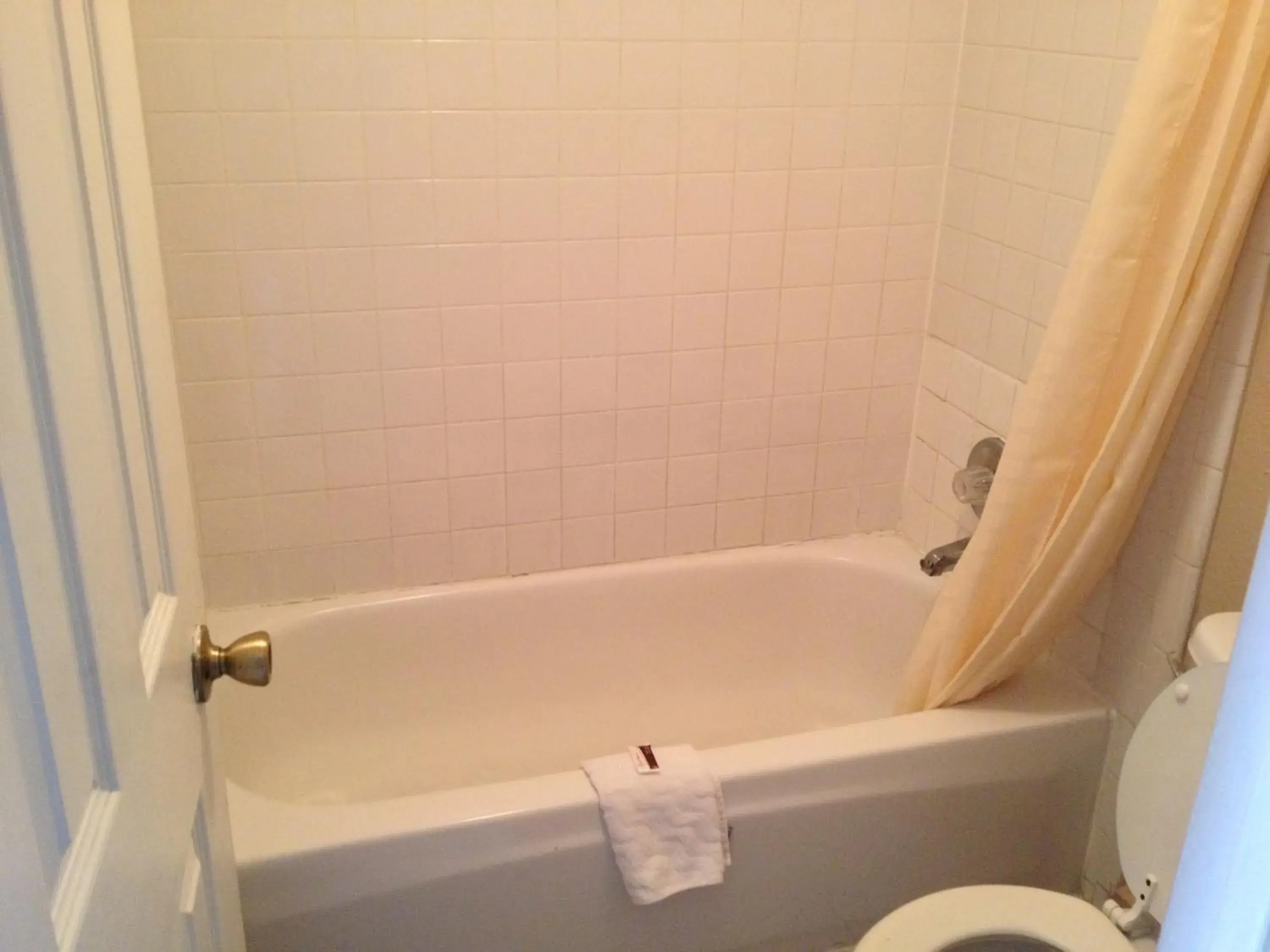 Economy King Room - single occupancy - Smoking in Austin Motor Inn Economy King Room - single occupancy - Smoking in Austin Motor Inn