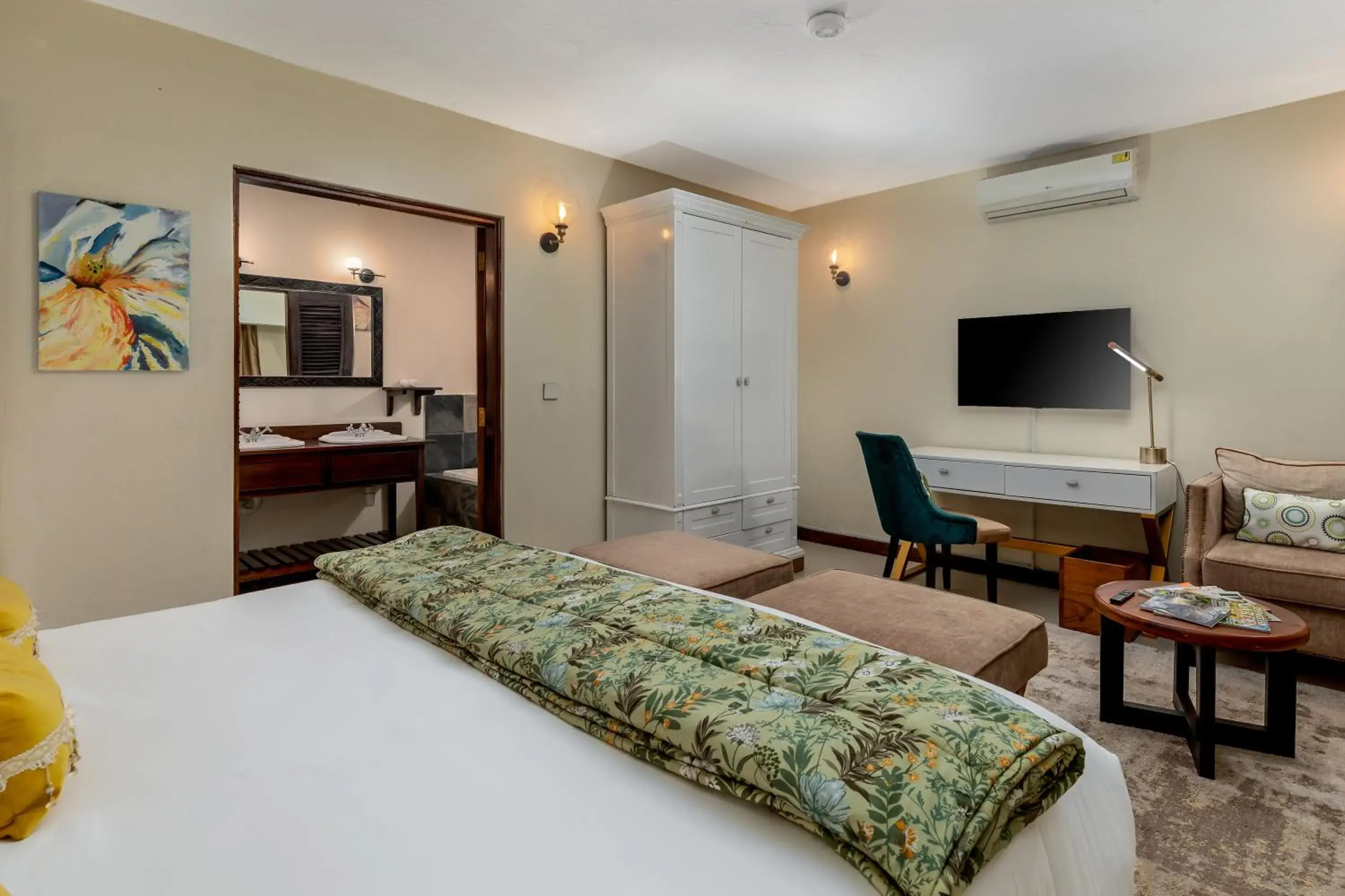 Deluxe Room in The Emin Pasha Hotel & Spa Kampala Deluxe Room in The Emin Pasha Hotel & Spa Kampala