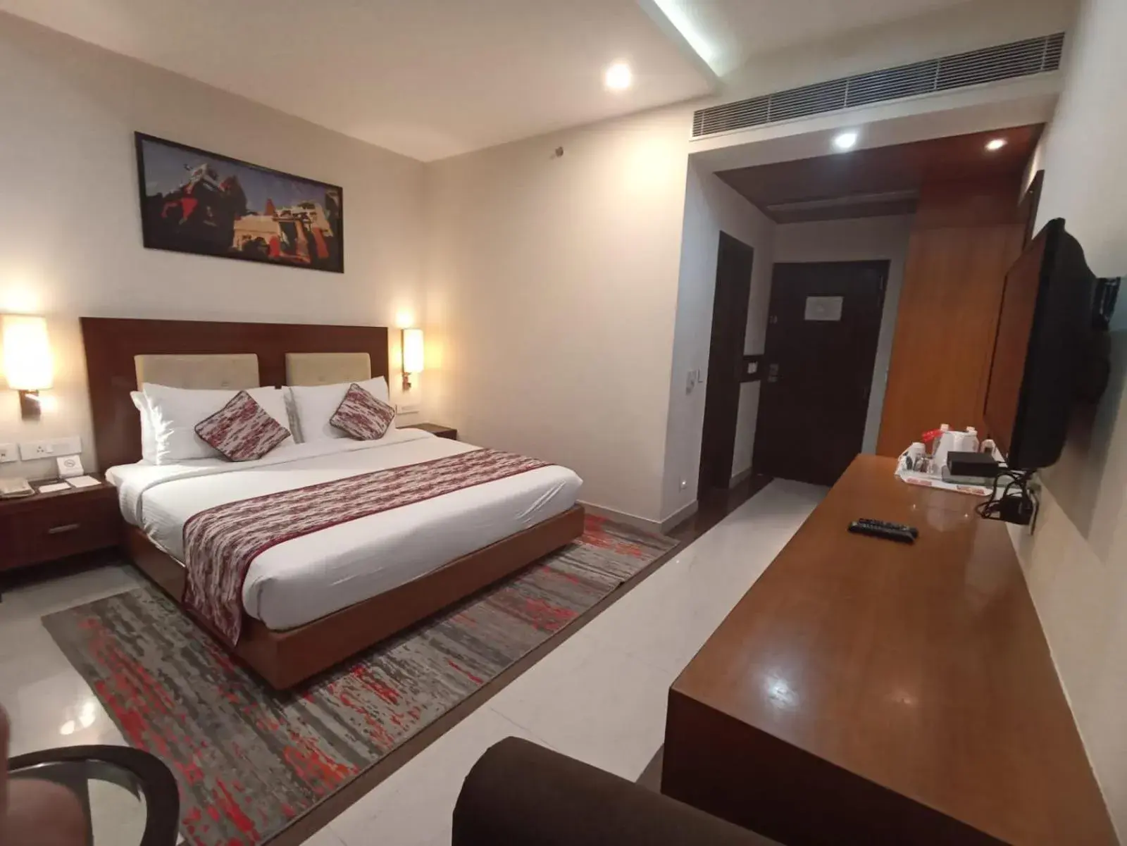 1 King Bed,Superior Room, Non-Smoking - single occupancy in Ramada by Wyndham Varanasi Katesar 1 King Bed,Superior Room, Non-Smoking - single occupancy in Ramada by Wyndham Varanasi Katesar