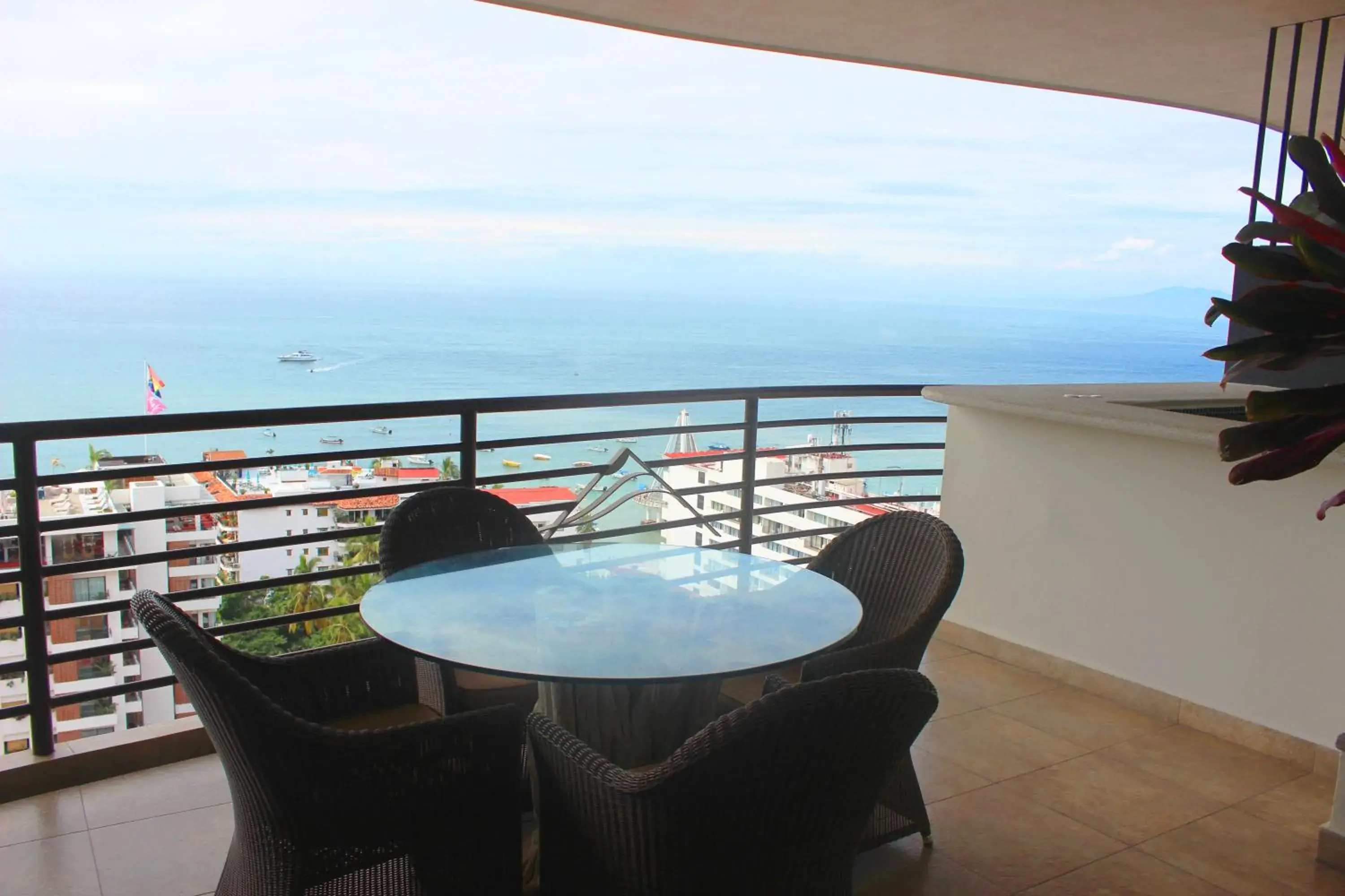 One-Bedroom Suite in Pinnacle Resorts 180 One-Bedroom Suite in Pinnacle Resorts 180