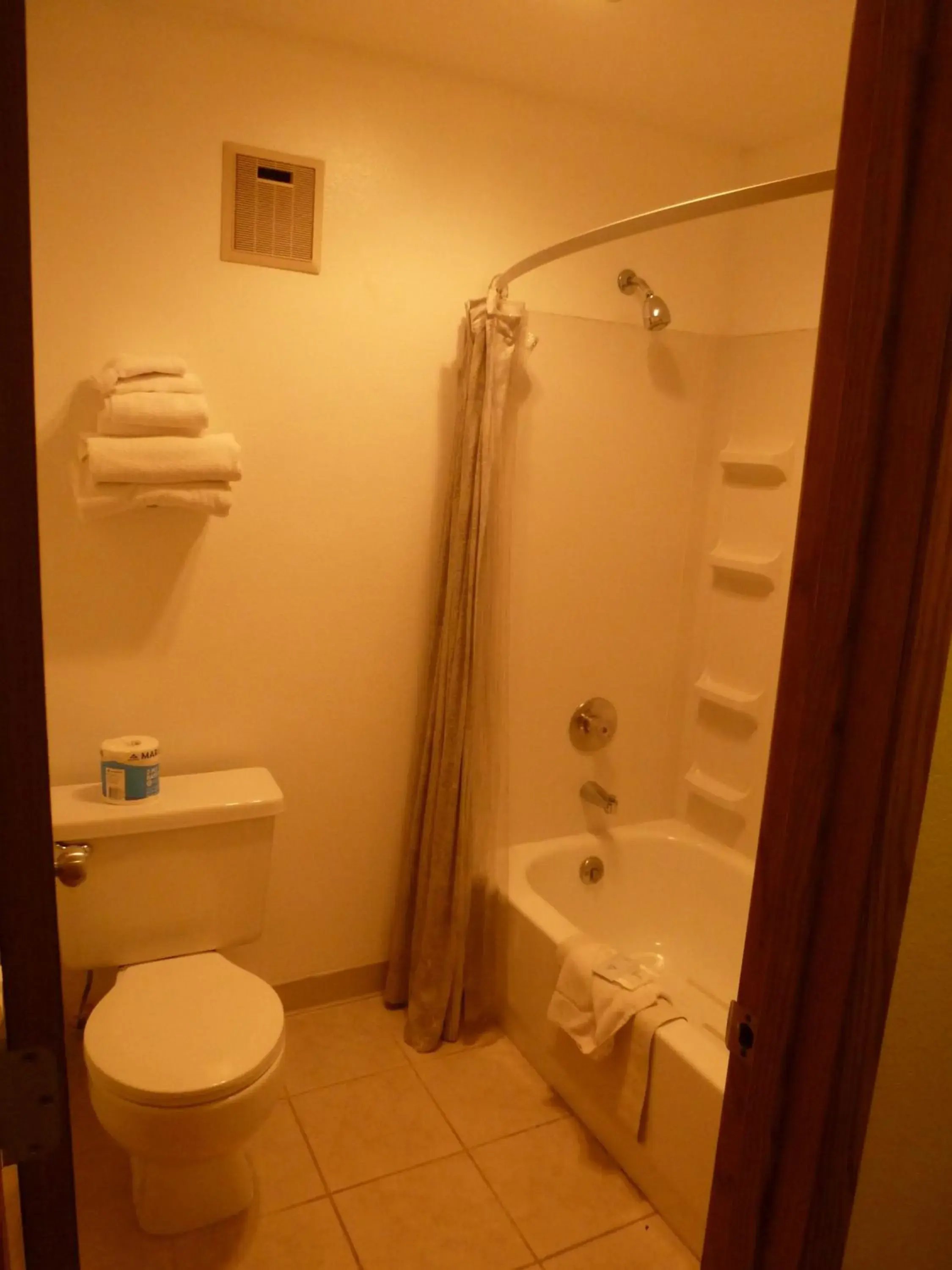 Deluxe Single Room - single occupancy in Sunshine Motel II Deluxe Single Room - single occupancy in Sunshine Motel II