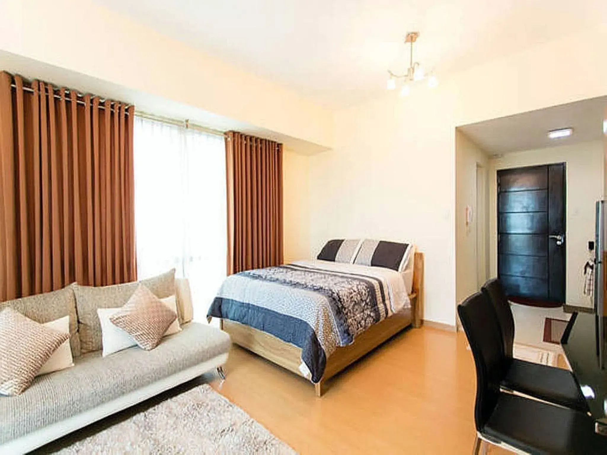 Deluxe Studio B in Avant Apartments at The Fort Deluxe Studio B in Avant Apartments at The Fort