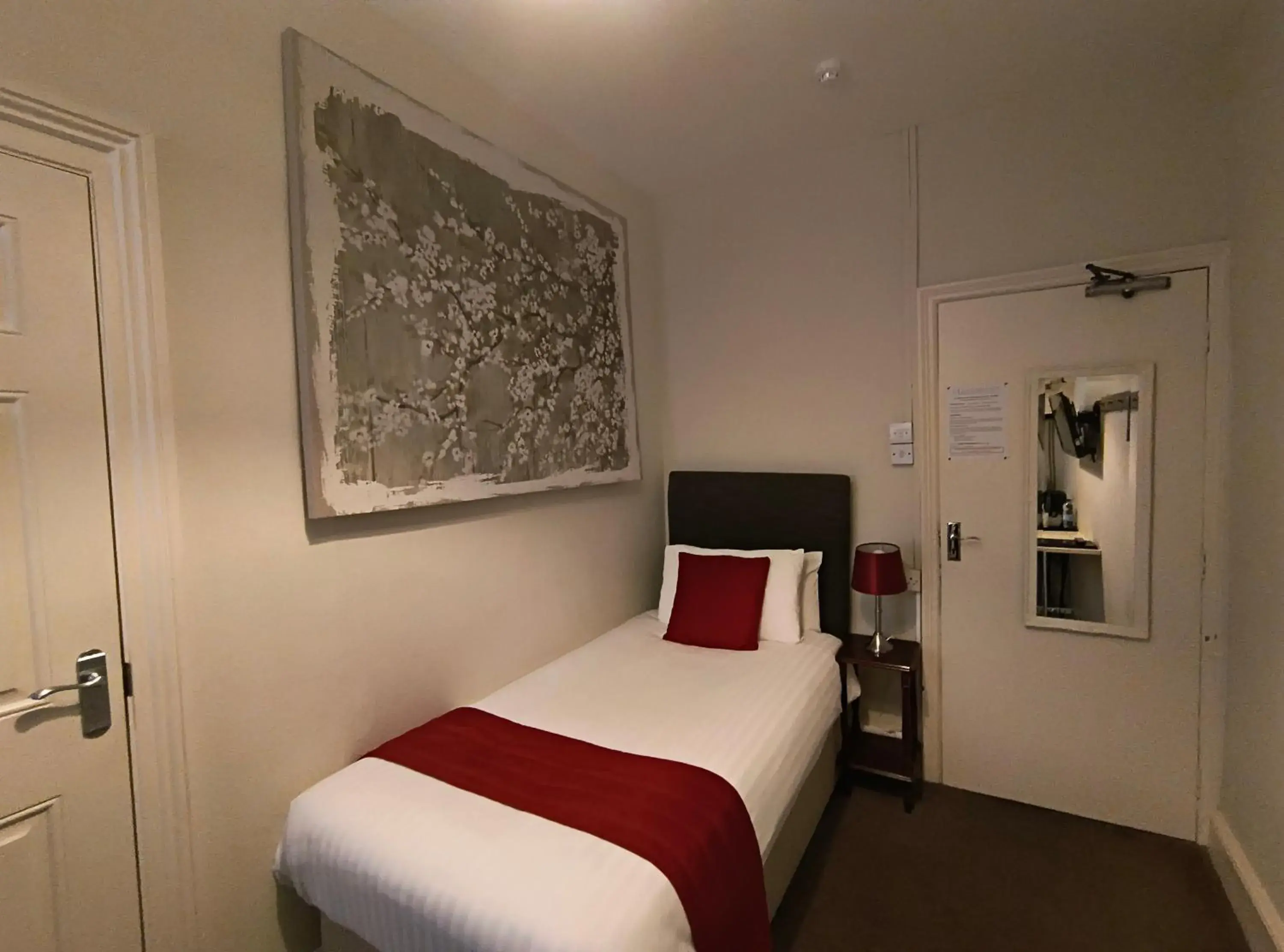 Single Room in The Claremont Single Room in The Claremont