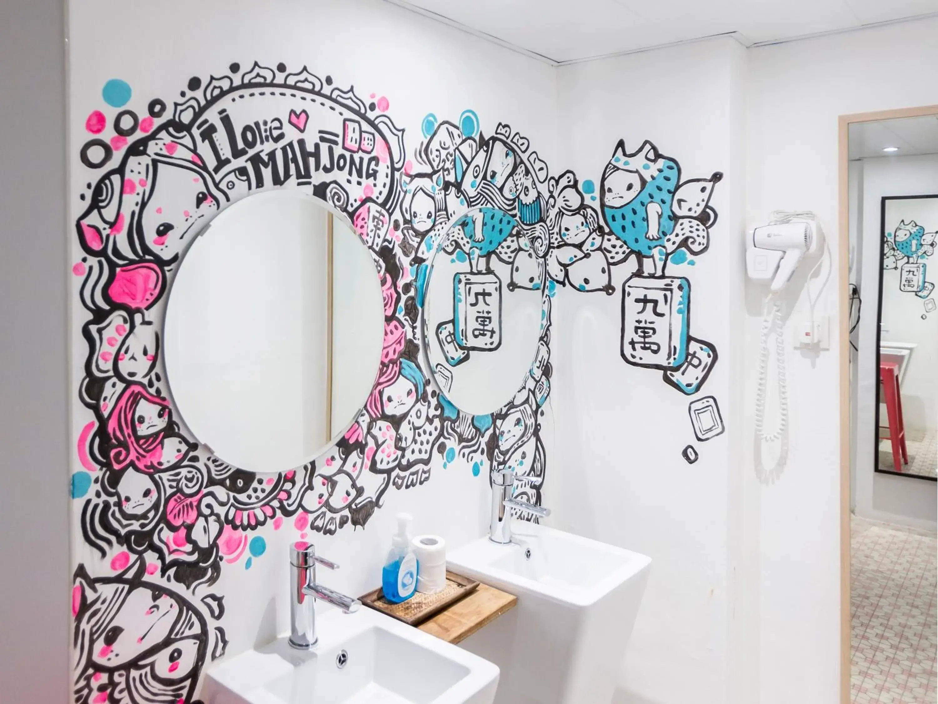 Single Bed in 8-Bed Female Dormitory Room in The Mahjong Single Bed in 8-Bed Female Dormitory Room in The Mahjong