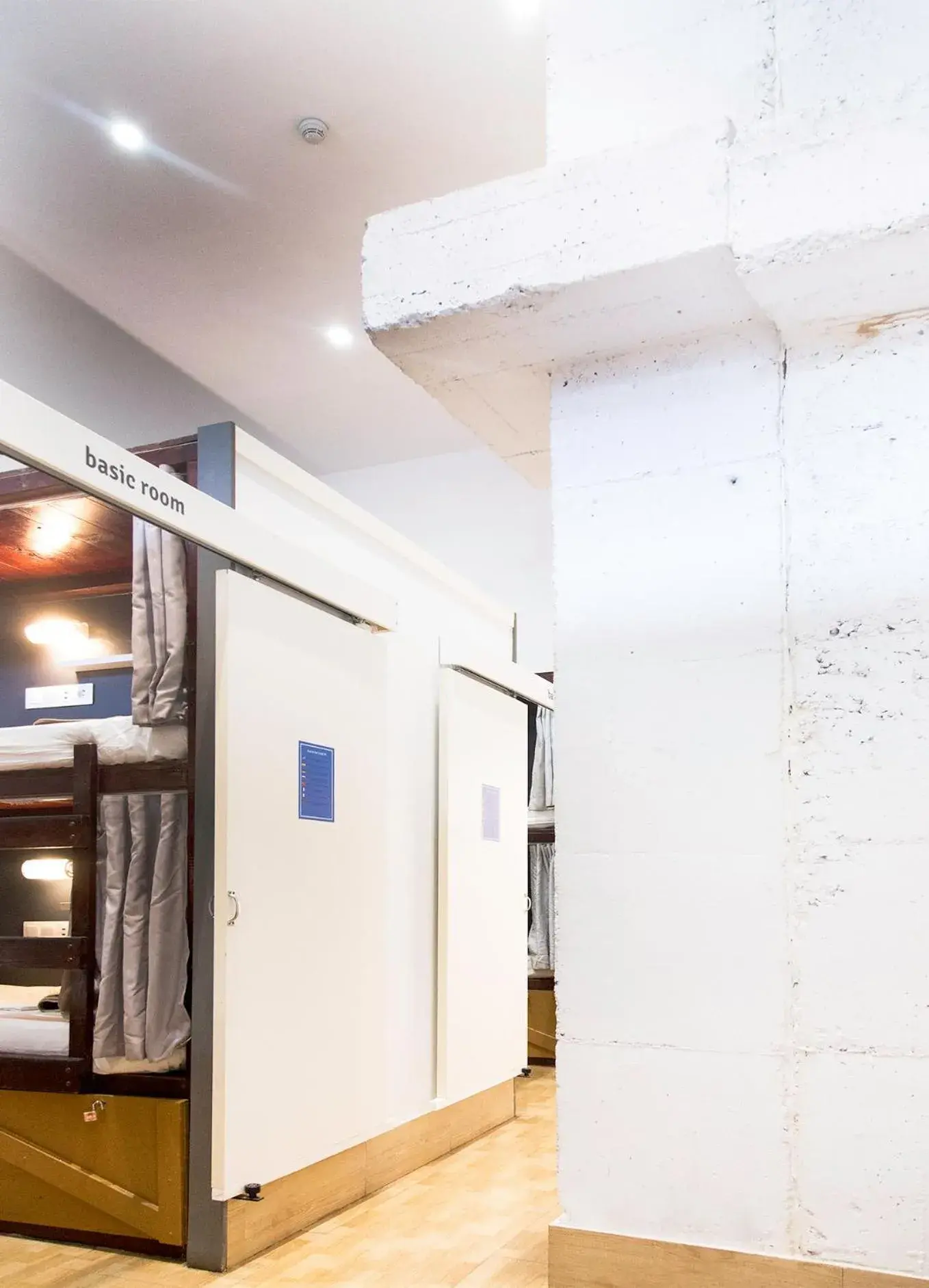 Twin Room with Private Bathroom in Ant Hostel Barcelona Twin Room with Private Bathroom in Ant Hostel Barcelona