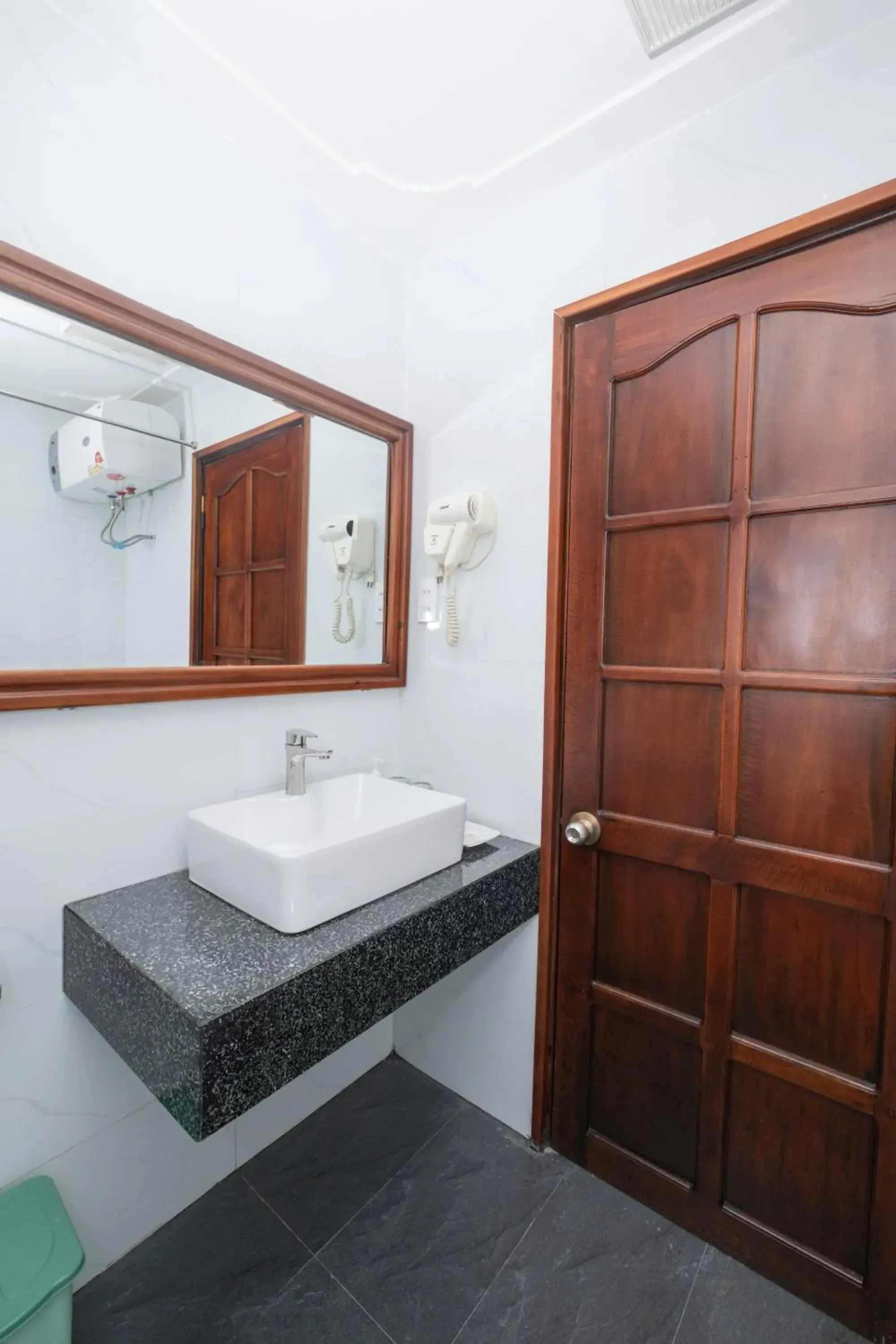 Family Room in Jade Hotel Family Room in Jade Hotel