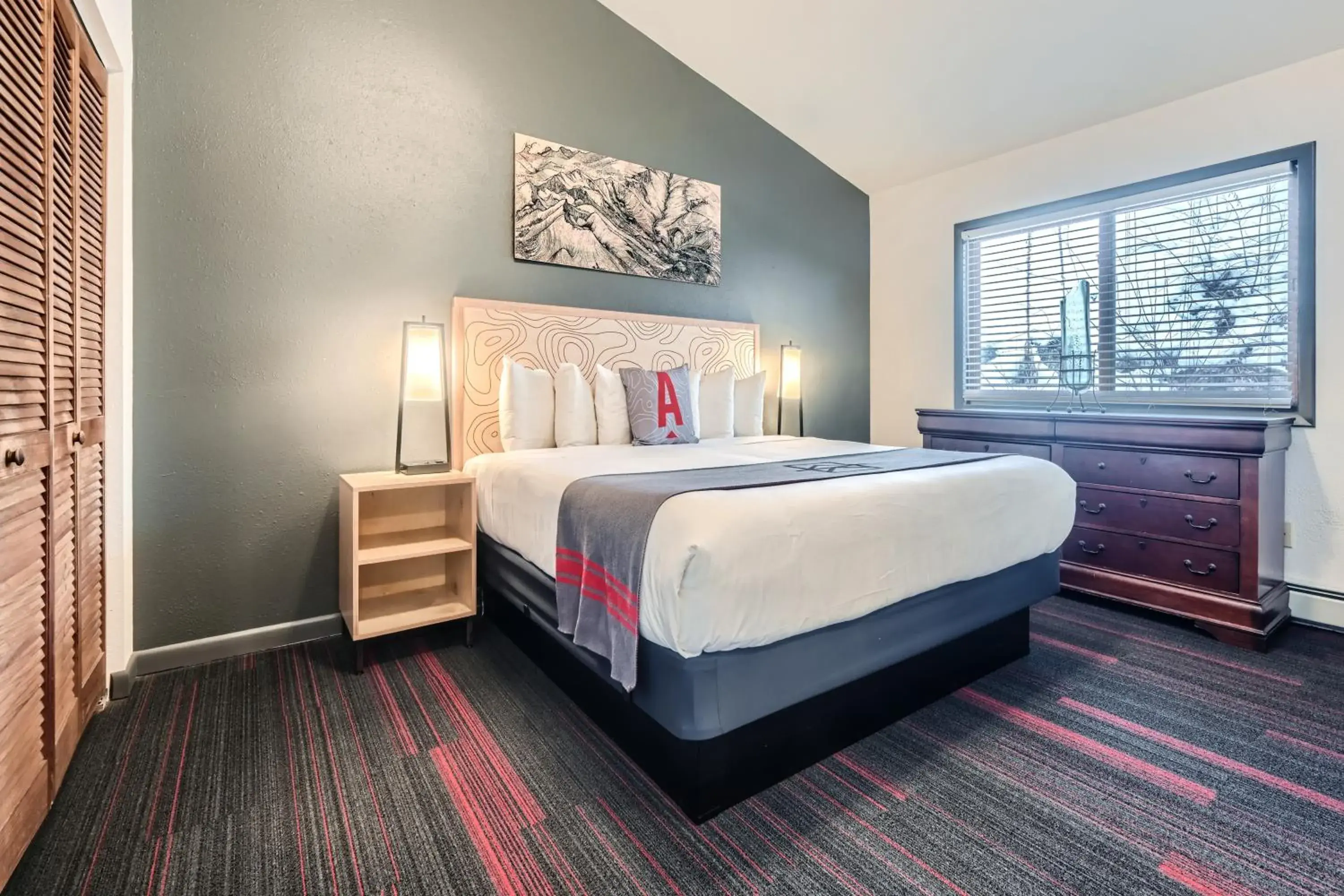 Adventure King Suite in A-Lodge Boulder Adventure King Suite in A-Lodge Boulder