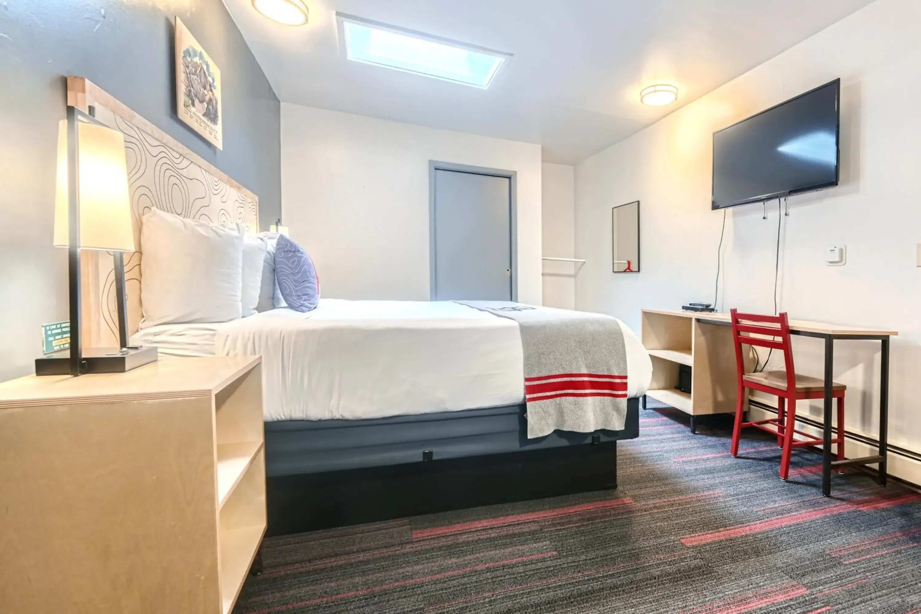 Basecamp ADA King in A-Lodge Boulder Basecamp ADA King in A-Lodge Boulder