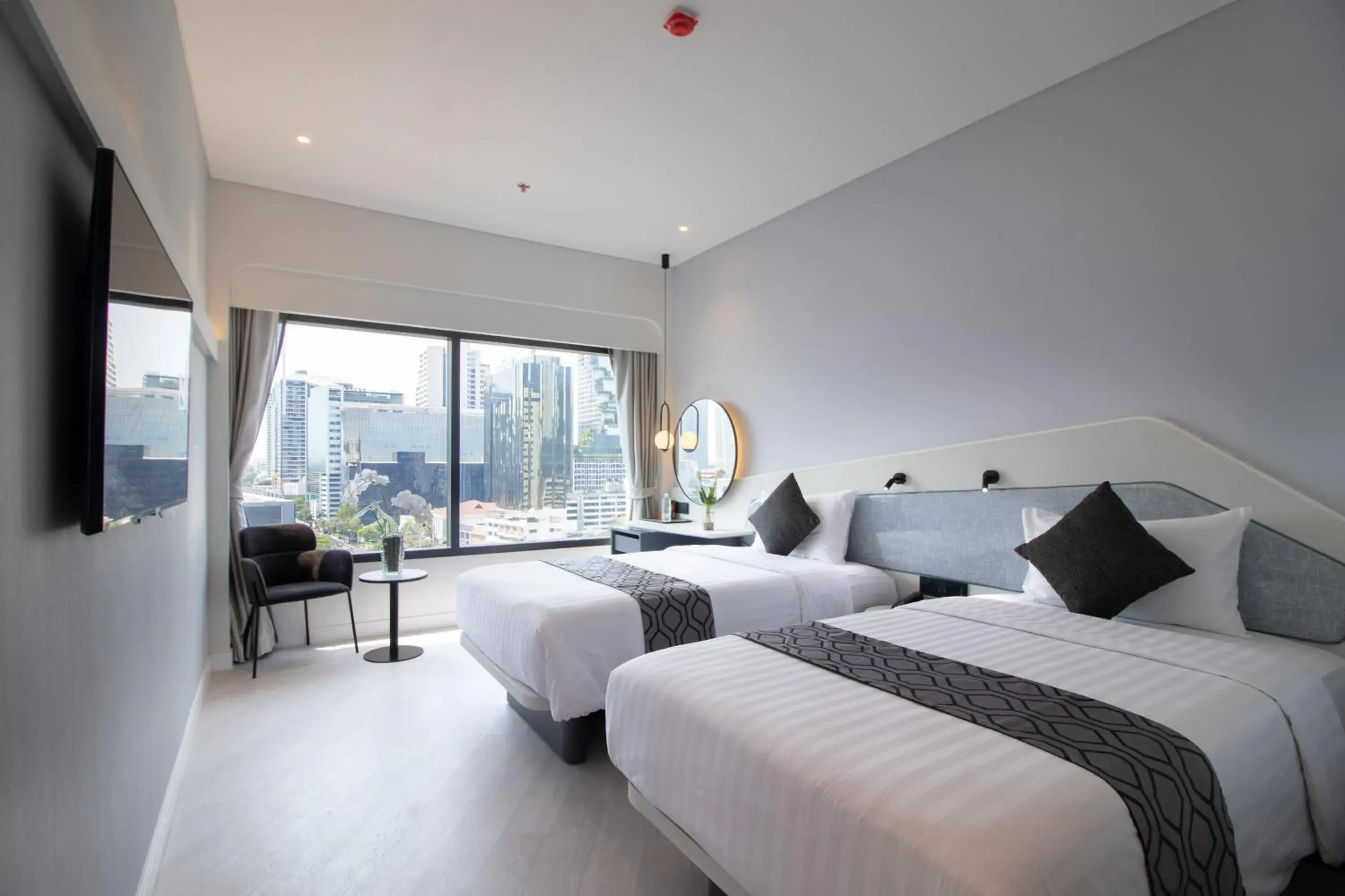 Deluxe Double or Twin Room in Queensland Hotel Bangkok Deluxe Double or Twin Room in Queensland Hotel Bangkok