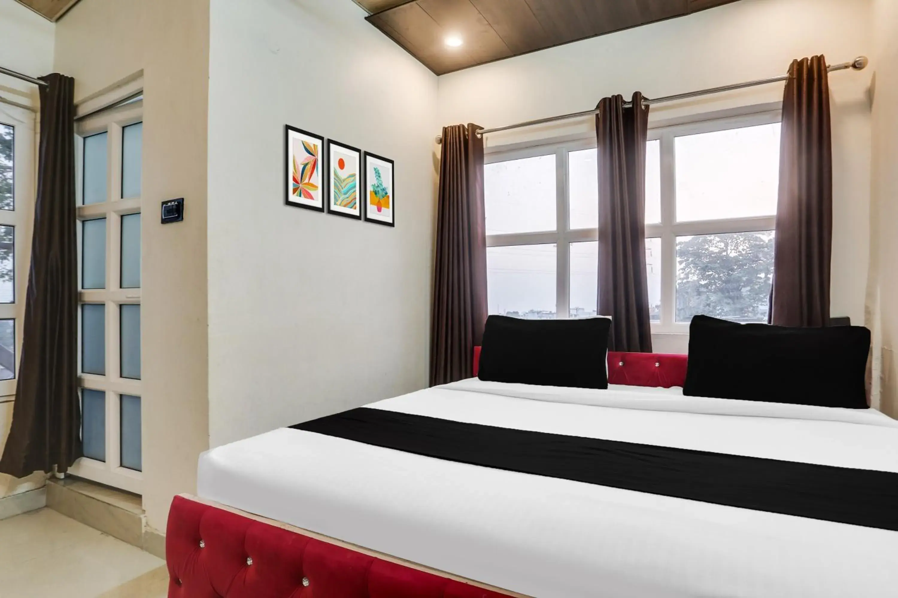 Standard Double Room - single occupancy in Super Hotel O Jamrani Formerly White House Standard Double Room - single occupancy in Super Hotel O Jamrani Formerly White House