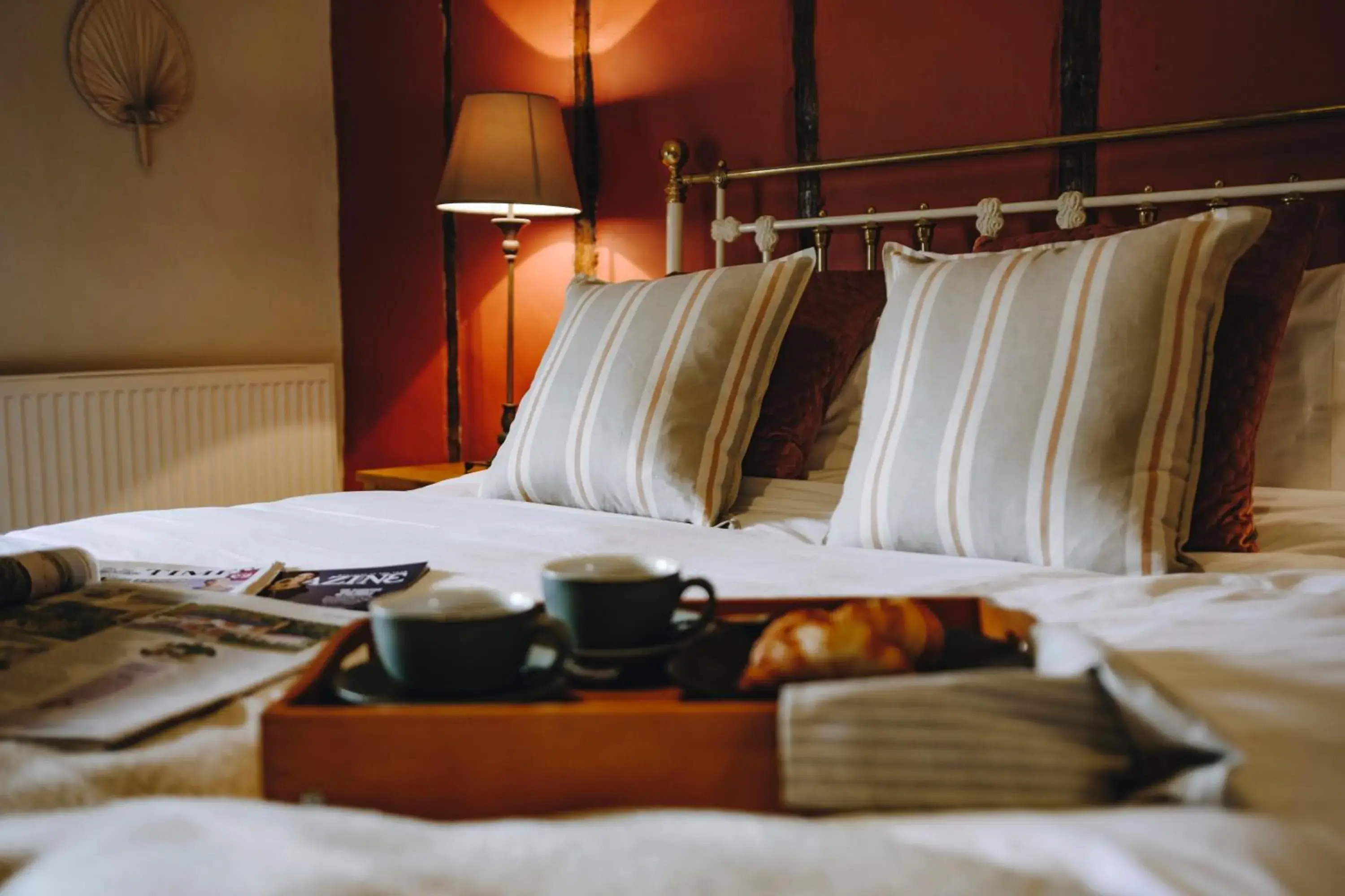 Deluxe King Room in The Gin Trap Inn Deluxe King Room in The Gin Trap Inn