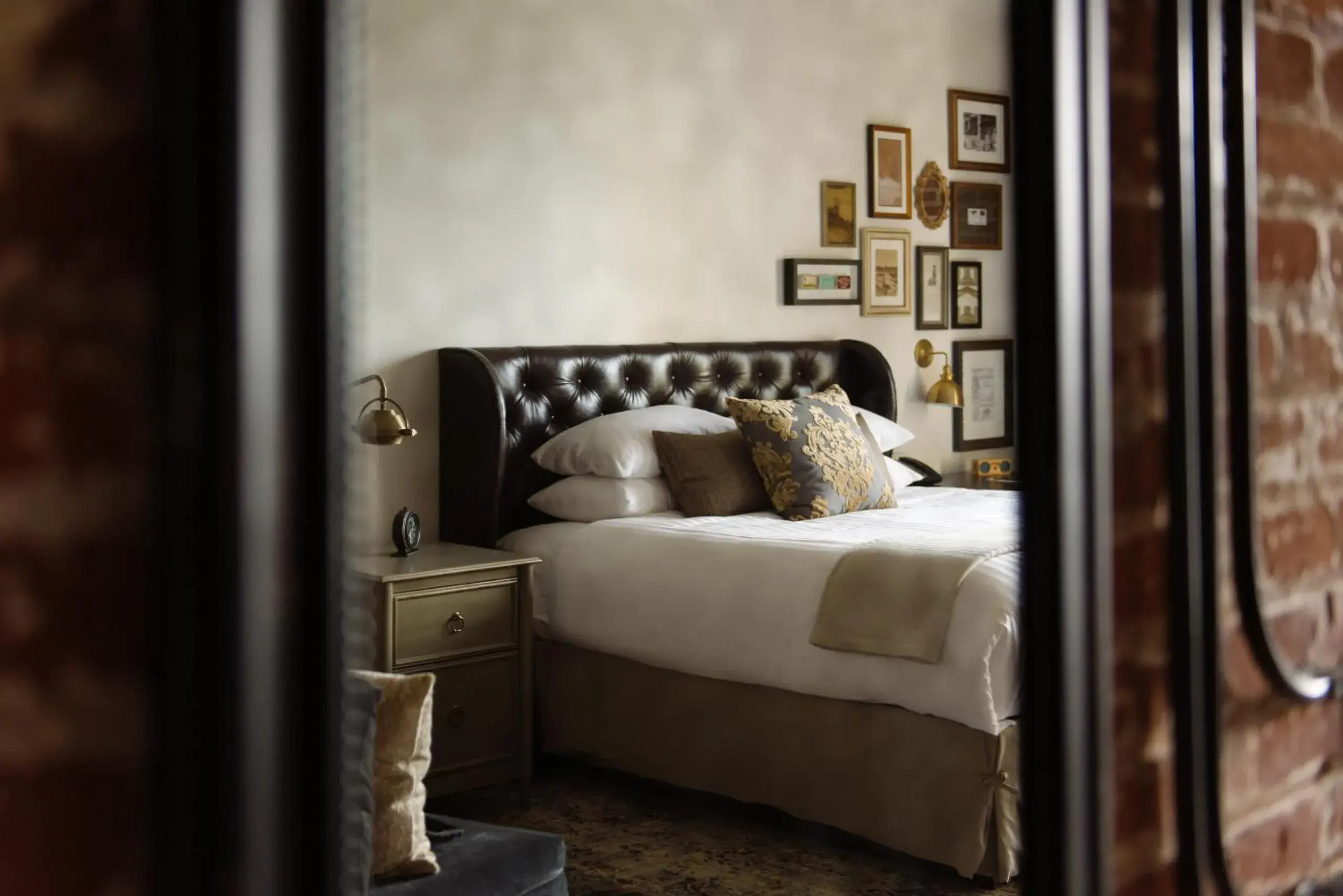 Classic Salle King in The Charmant Hotel Classic Salle King in The Charmant Hotel