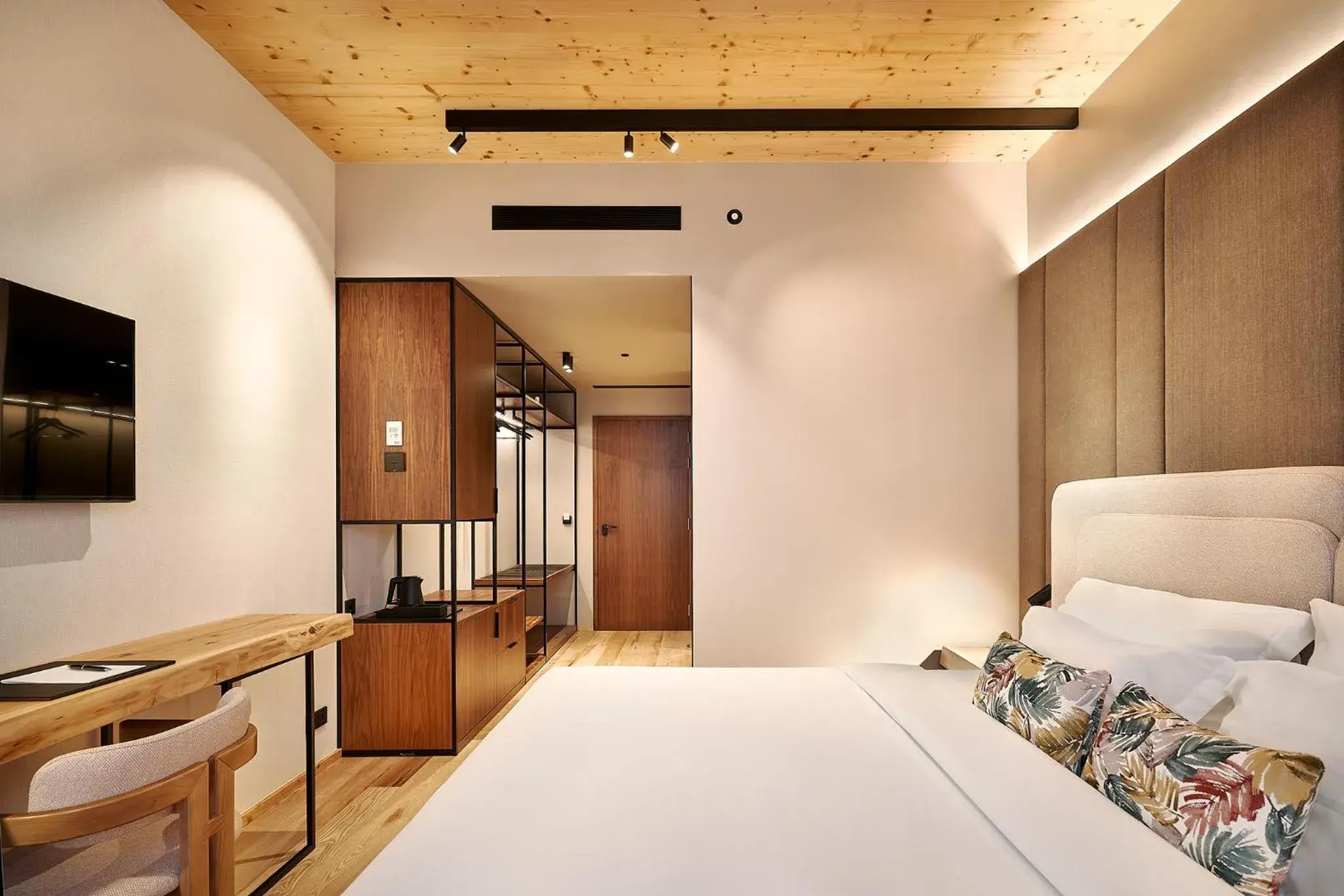 Standard Double or Twin Room in The Log Porto Hotel by Piamonte Hotels Standard Double or Twin Room in The Log Porto Hotel by Piamonte Hotels