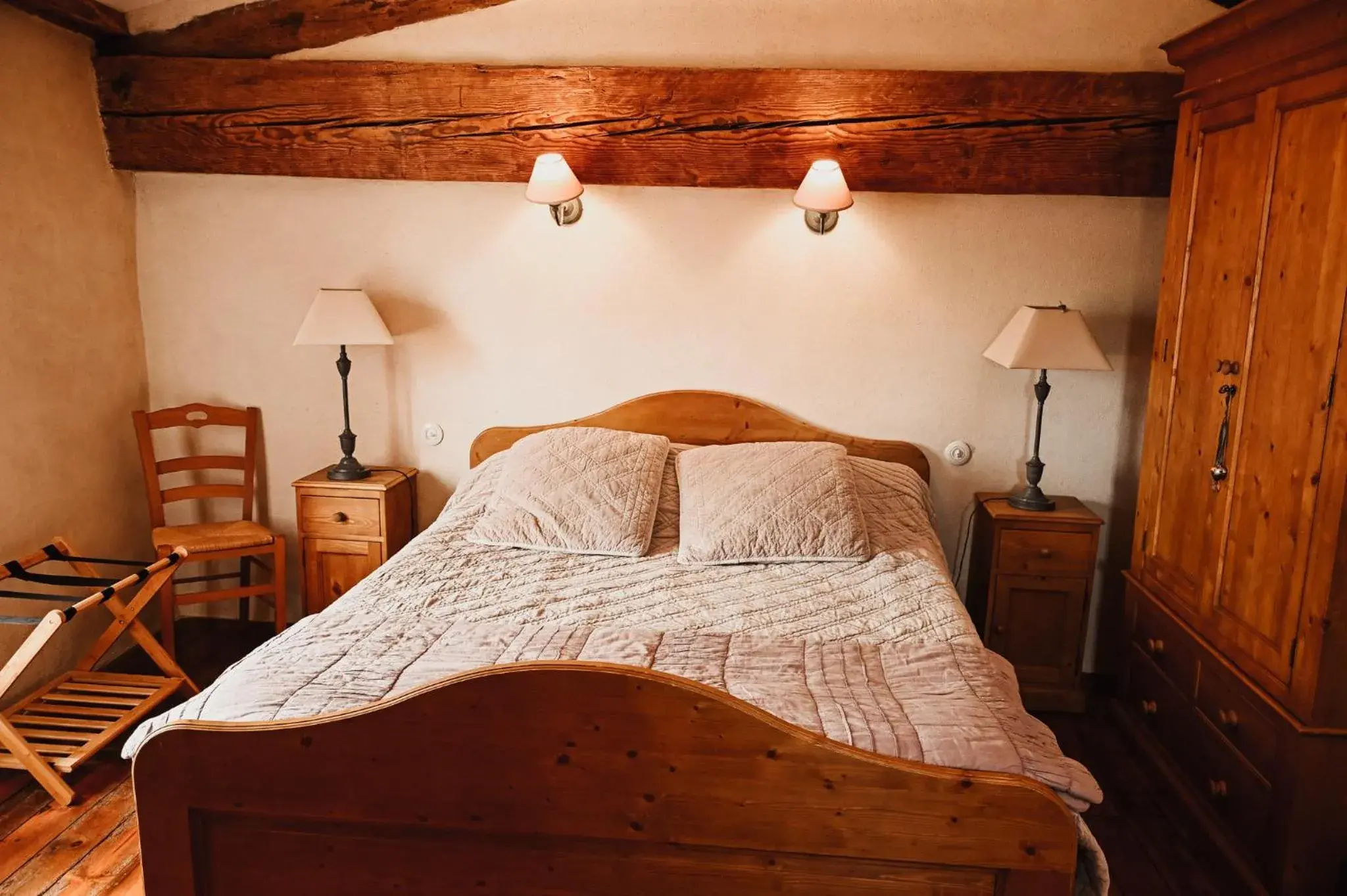 Double Room with Private Bathroom - single occupancy in Demeure de la Carmine, sejour bien-etre d'exception, piscine, hammam, champagne Double Room with Private Bathroom - single occupancy in Demeure de la Carmine, sejour bien-etre d'exception, piscine, hammam, champagne