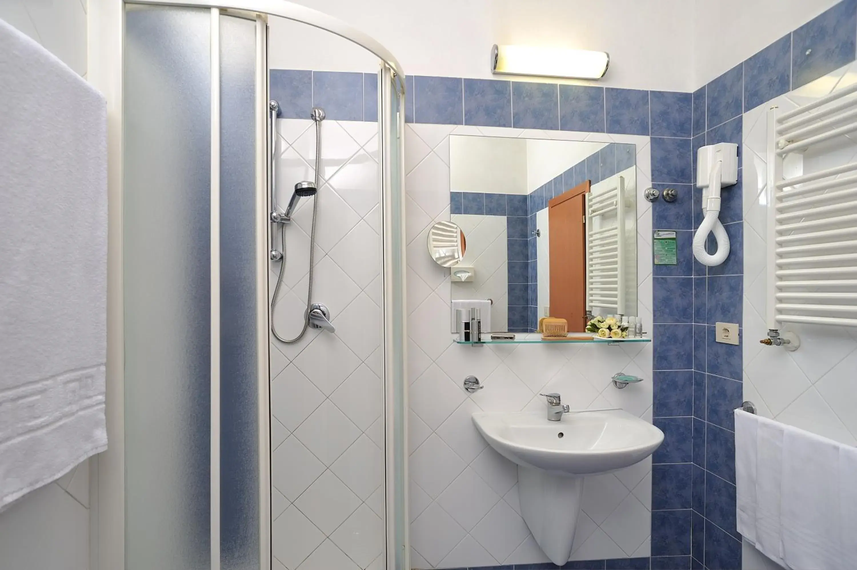 Junior Room without Balcony in Hotel Vittoria - Nuova Gestione Junior Room without Balcony in Hotel Vittoria - Nuova Gestione