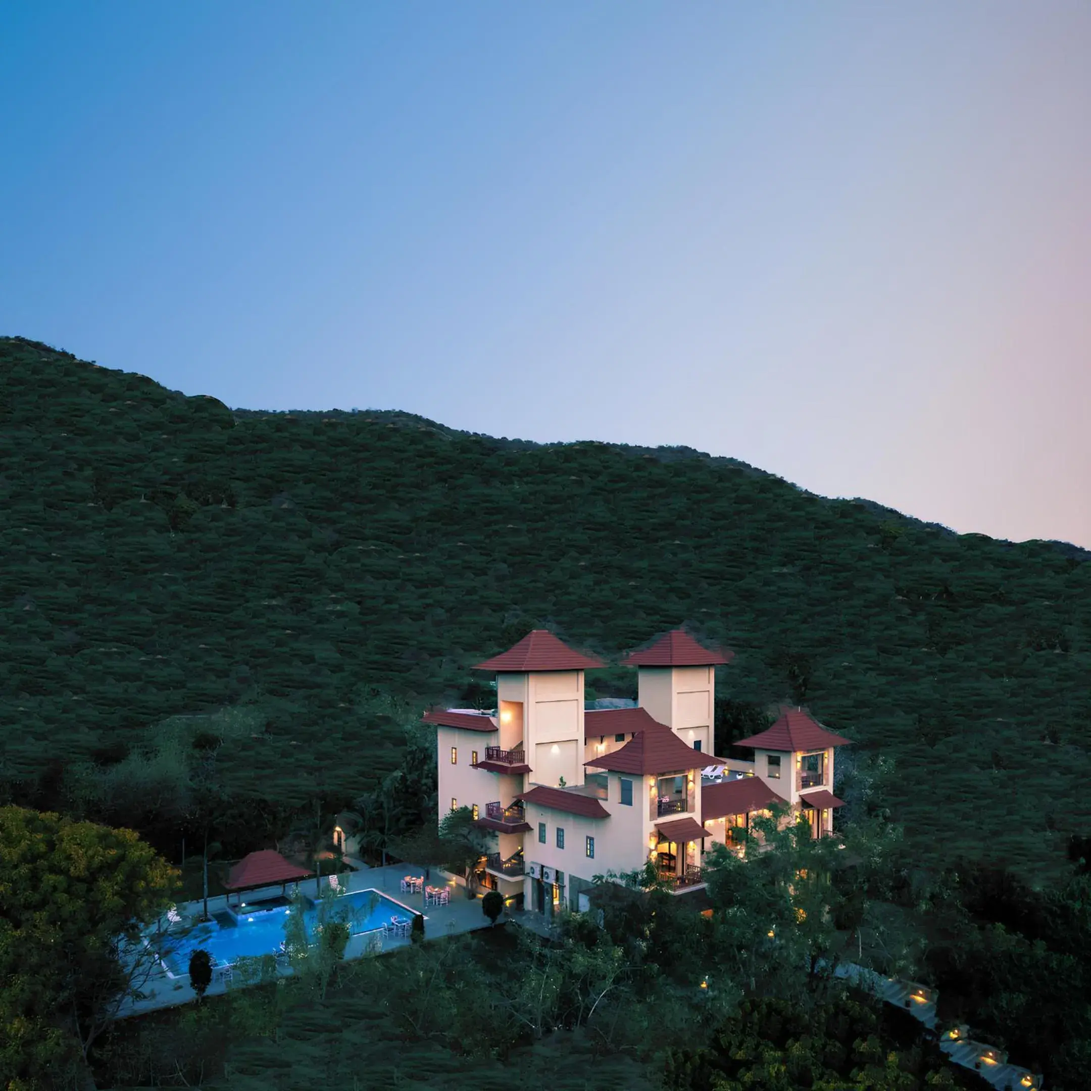 The Hunting Lodge - Luxury Resort in Udaipur The Hunting Lodge - Luxury Resort in Udaipur