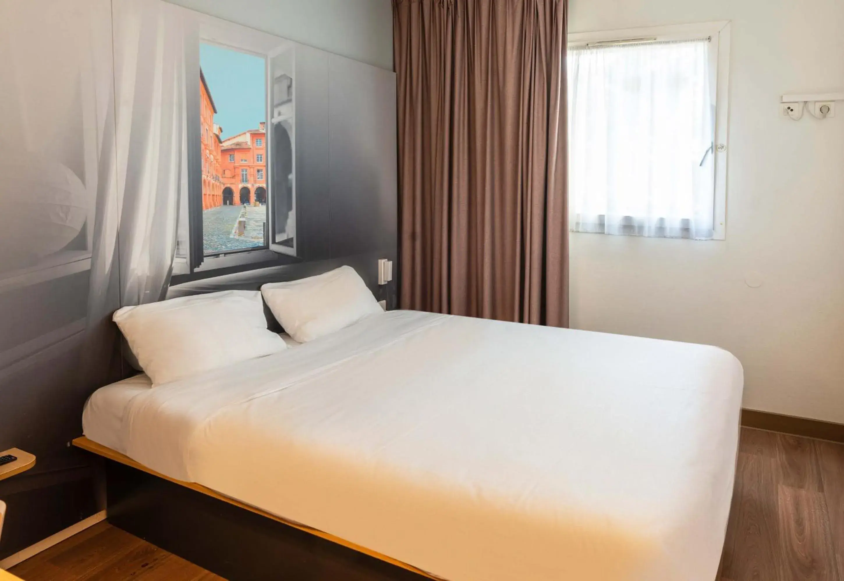 Double Room - Disability Access in B&B HOTEL Montauban Double Room - Disability Access in B&B HOTEL Montauban