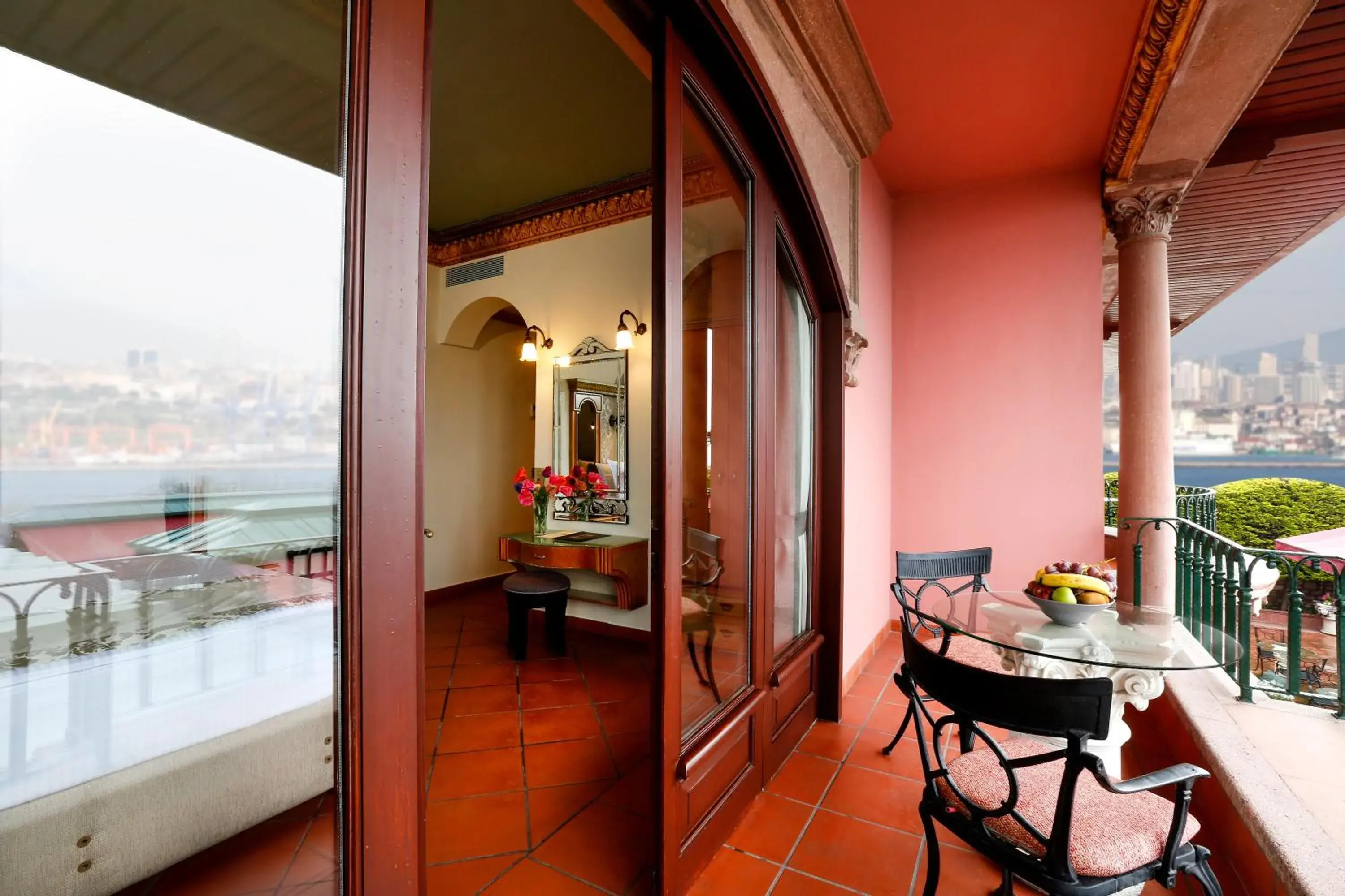 Deluxe Room with Sea View in Sultanahmet Palace Hotel Deluxe Room with Sea View in Sultanahmet Palace Hotel