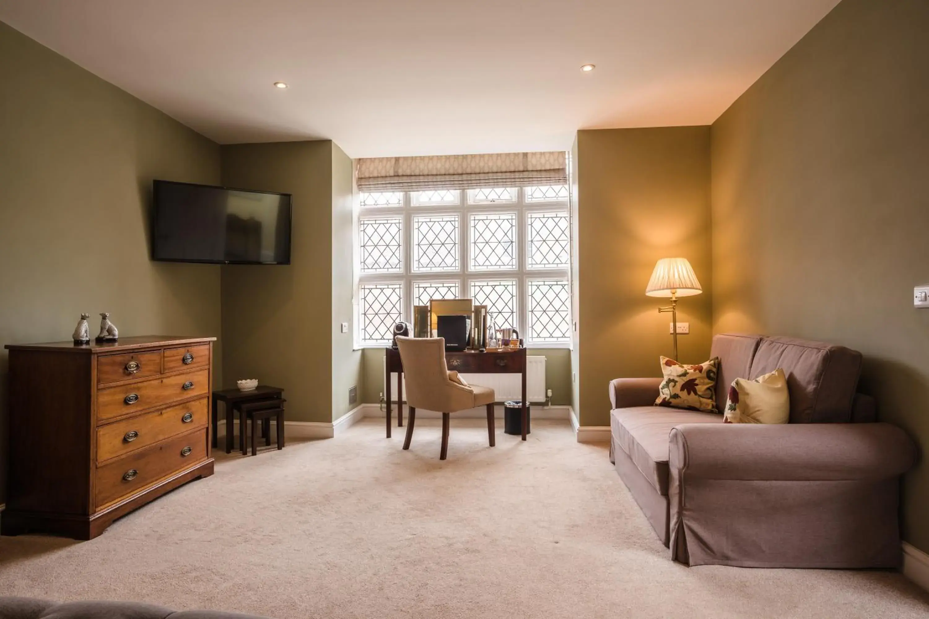 Superior Double Room in The Loddon Swan Superior Double Room in The Loddon Swan