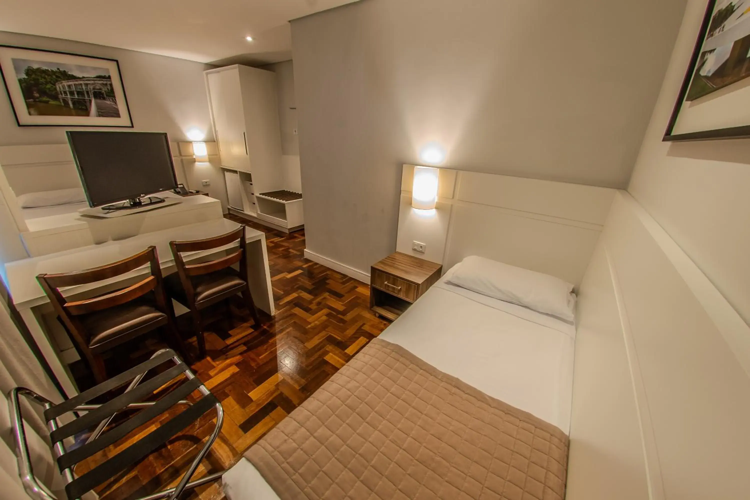 Triple Room - single occupancy in Hotel Centro Europeu Triple Room - single occupancy in Hotel Centro Europeu