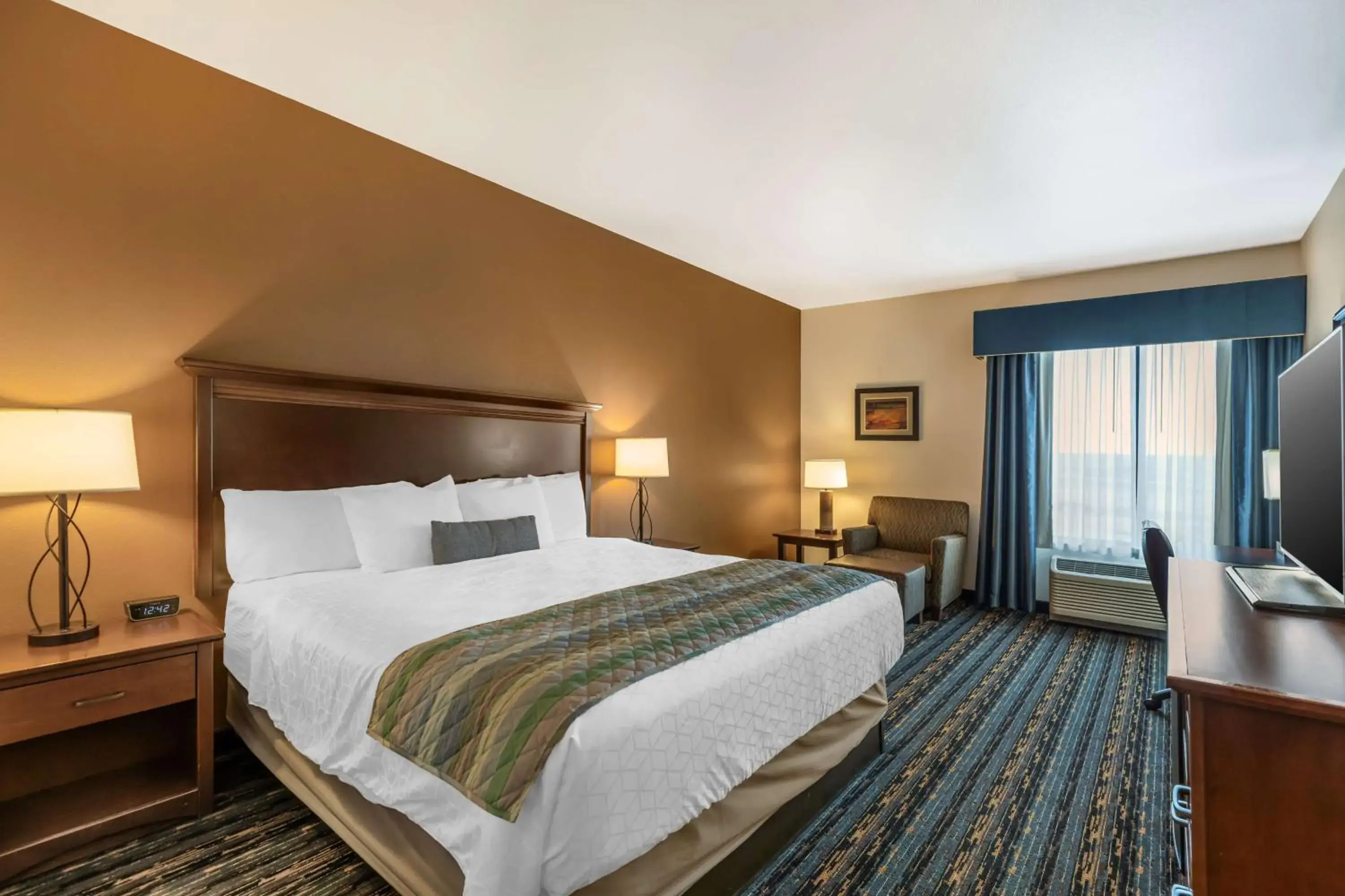 King Room in Best Western PLUS Casper Inn & Suites King Room in Best Western PLUS Casper Inn & Suites