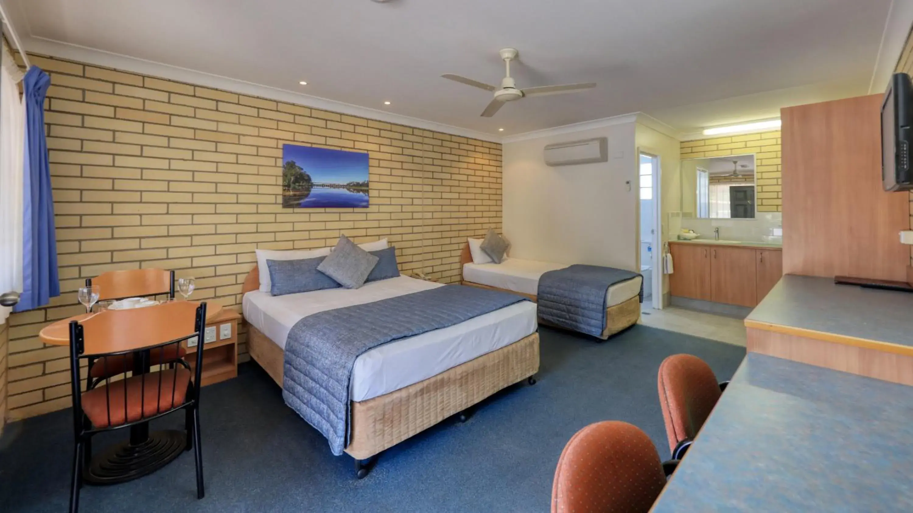 Double or Twin Room in Riverland Motor Inn Double or Twin Room in Riverland Motor Inn