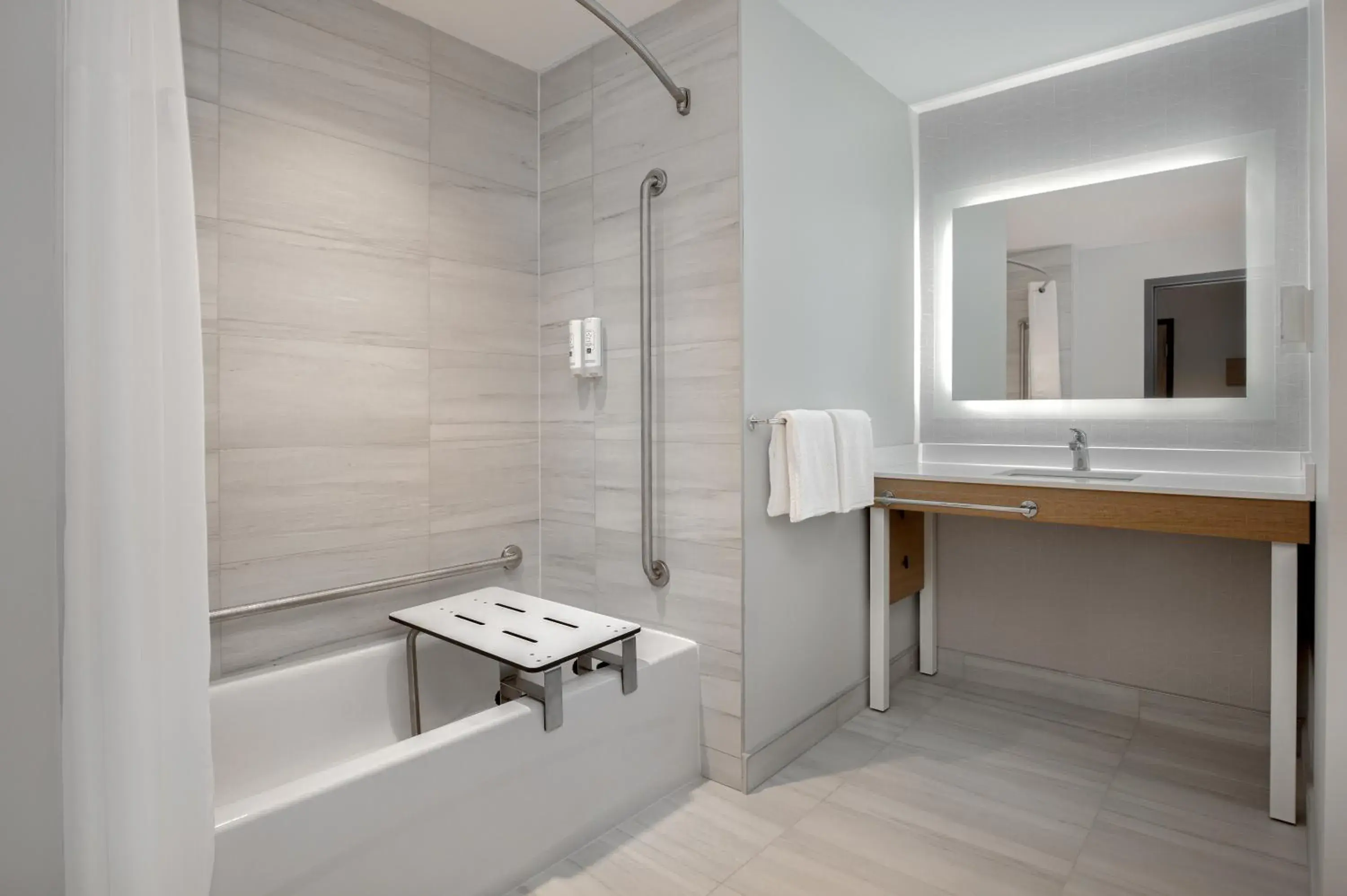 King Suite - Disability Access/Non Smoking in Quality Inn & Suites Prescott King Suite - Disability Access/Non Smoking in Quality Inn & Suites Prescott