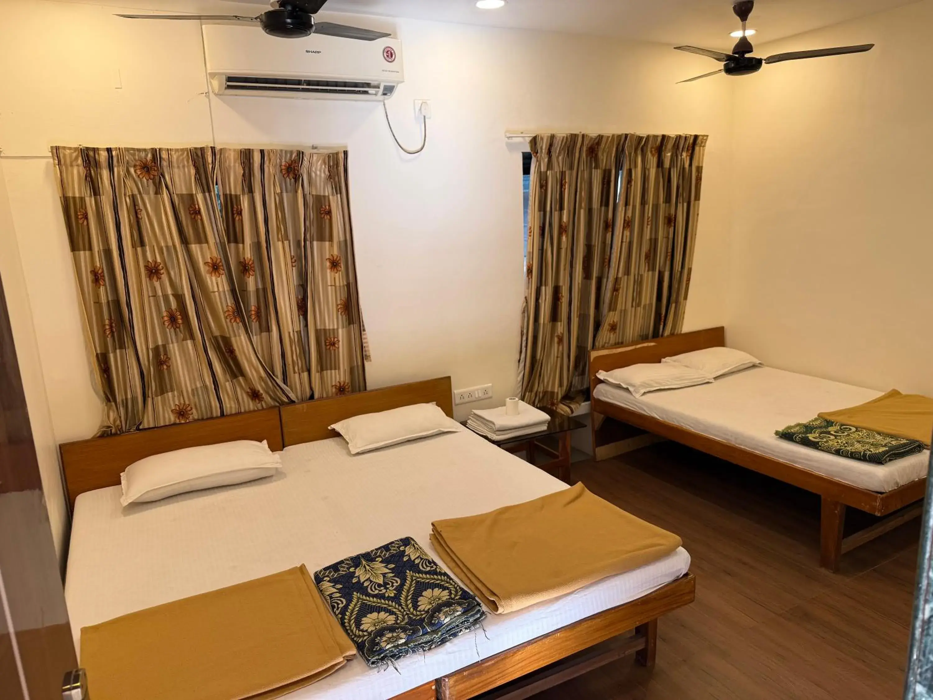 Deluxe Double Room in Jogalekar Cottage Alibaug Deluxe Double Room in Jogalekar Cottage Alibaug