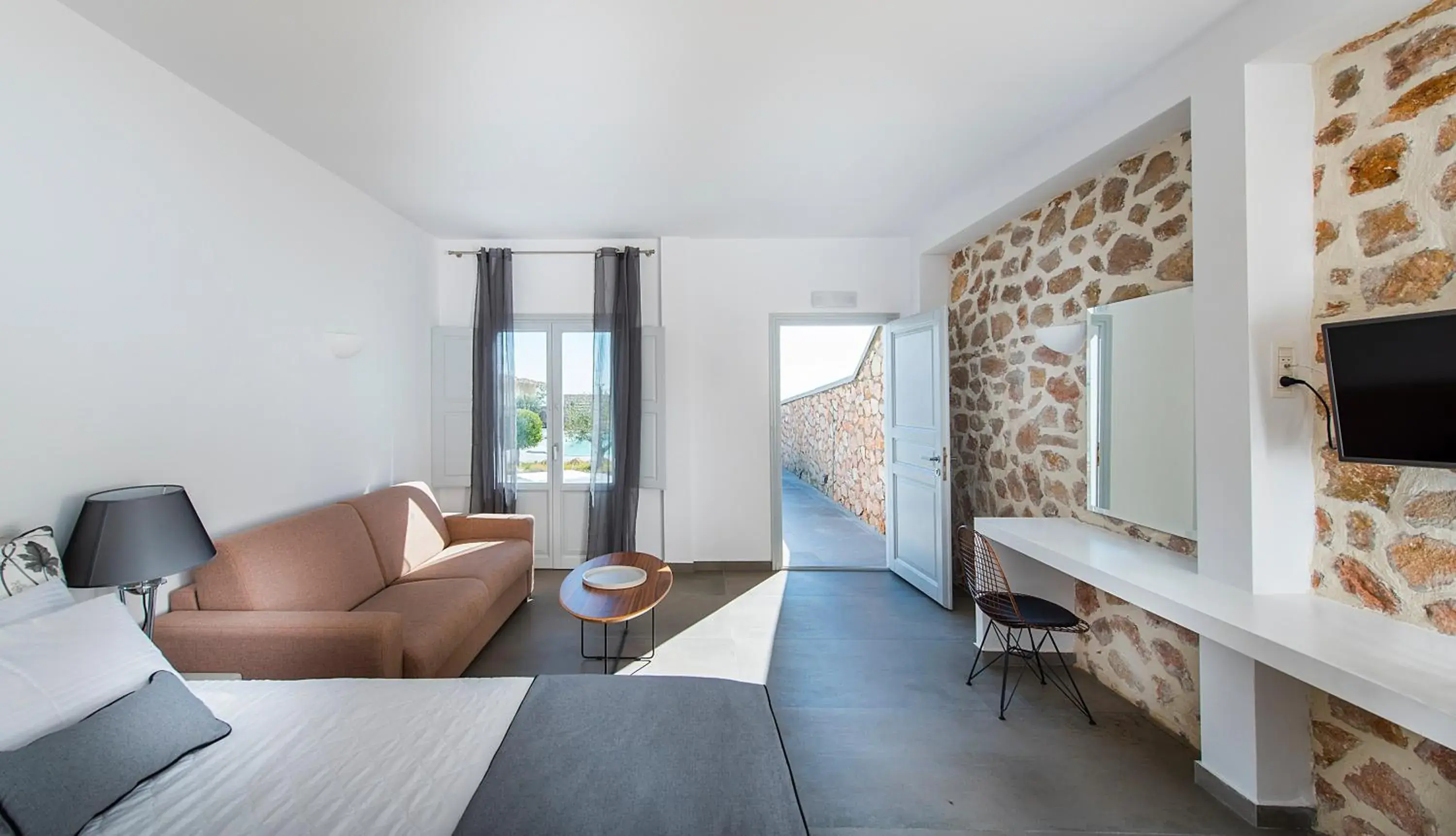 Executive Double Room Pool Front in Impressive One Executive Double Room Pool Front in Impressive One