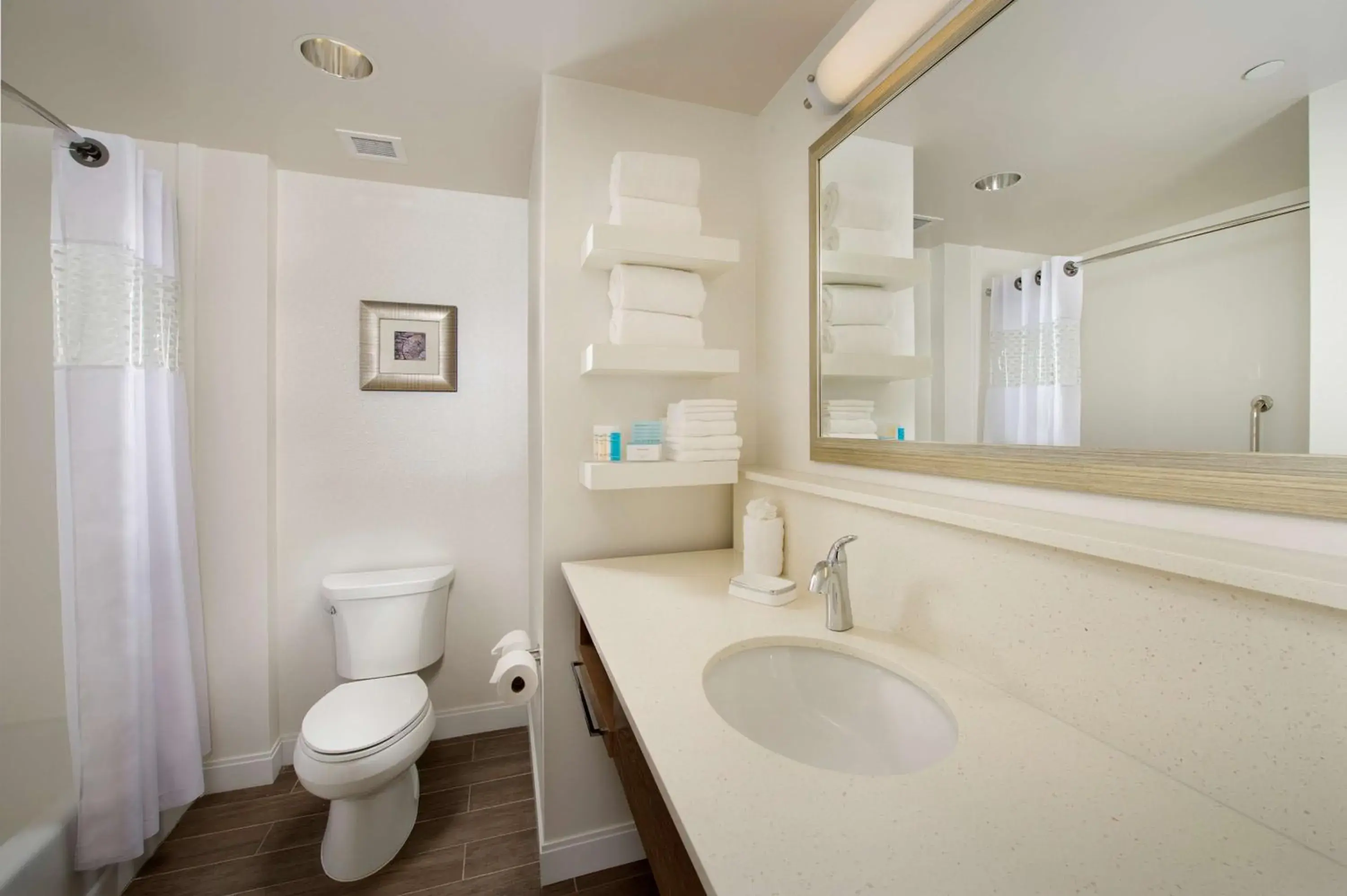 Queen Room with Two Queen Beds - Non-Smoking in Hampton Inn & Suites Baltimore North/Timonium, MD Queen Room with Two Queen Beds - Non-Smoking in Hampton Inn & Suites Baltimore North/Timonium, MD