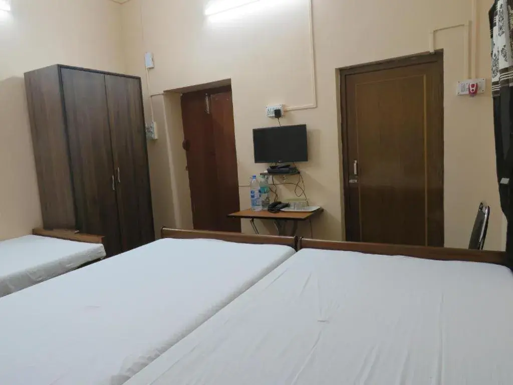 Family Room with Shared Bathroom in Shaw Guest House Family Room with Shared Bathroom in Shaw Guest House