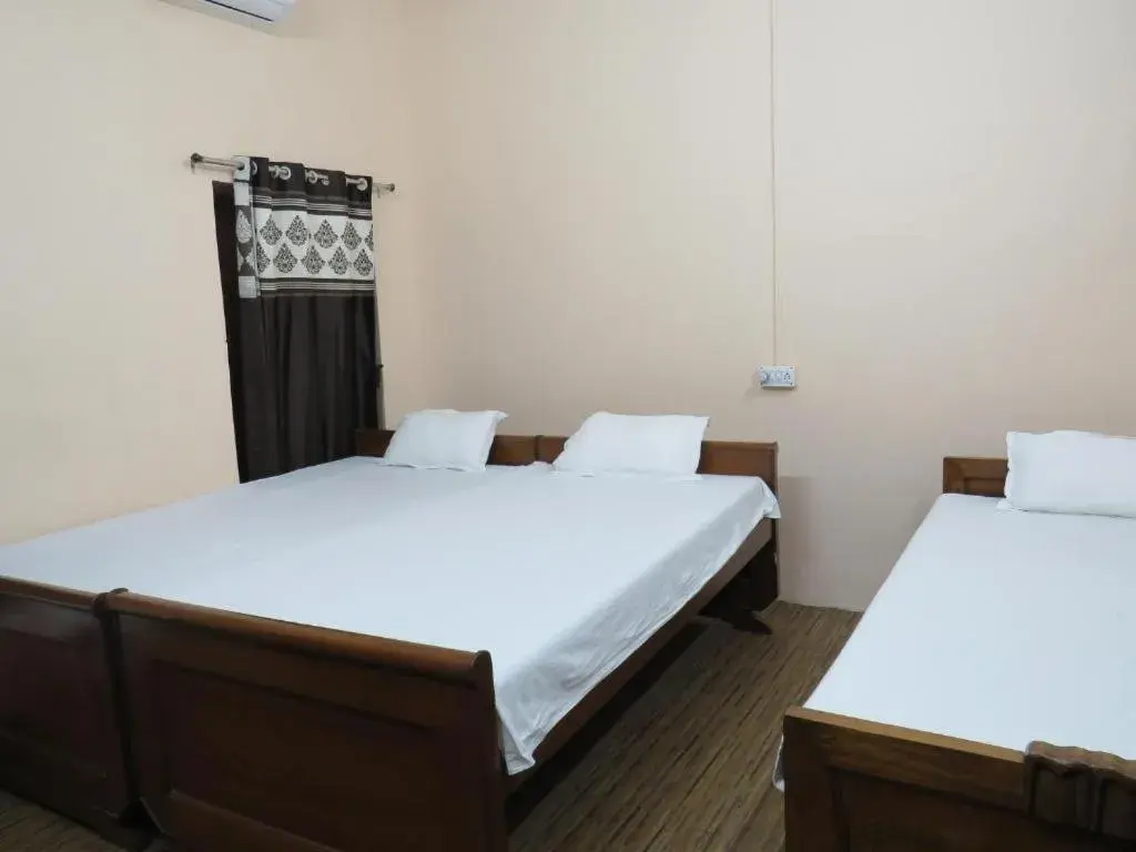 Deluxe Family Room in Shaw Guest House Deluxe Family Room in Shaw Guest House