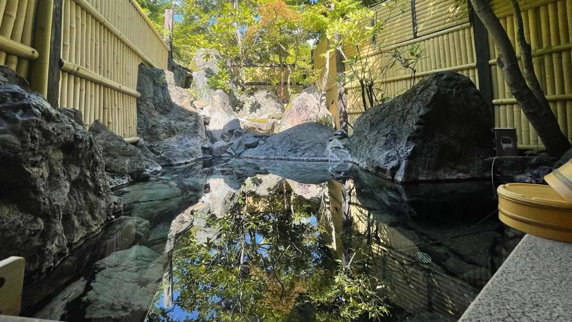 Japanese-Style Room with Hot Spring Bath and Open-Air Bath in Ryoso Yufuin Yamadaya Japanese-Style Room with Hot Spring Bath and Open-Air Bath in Ryoso Yufuin Yamadaya