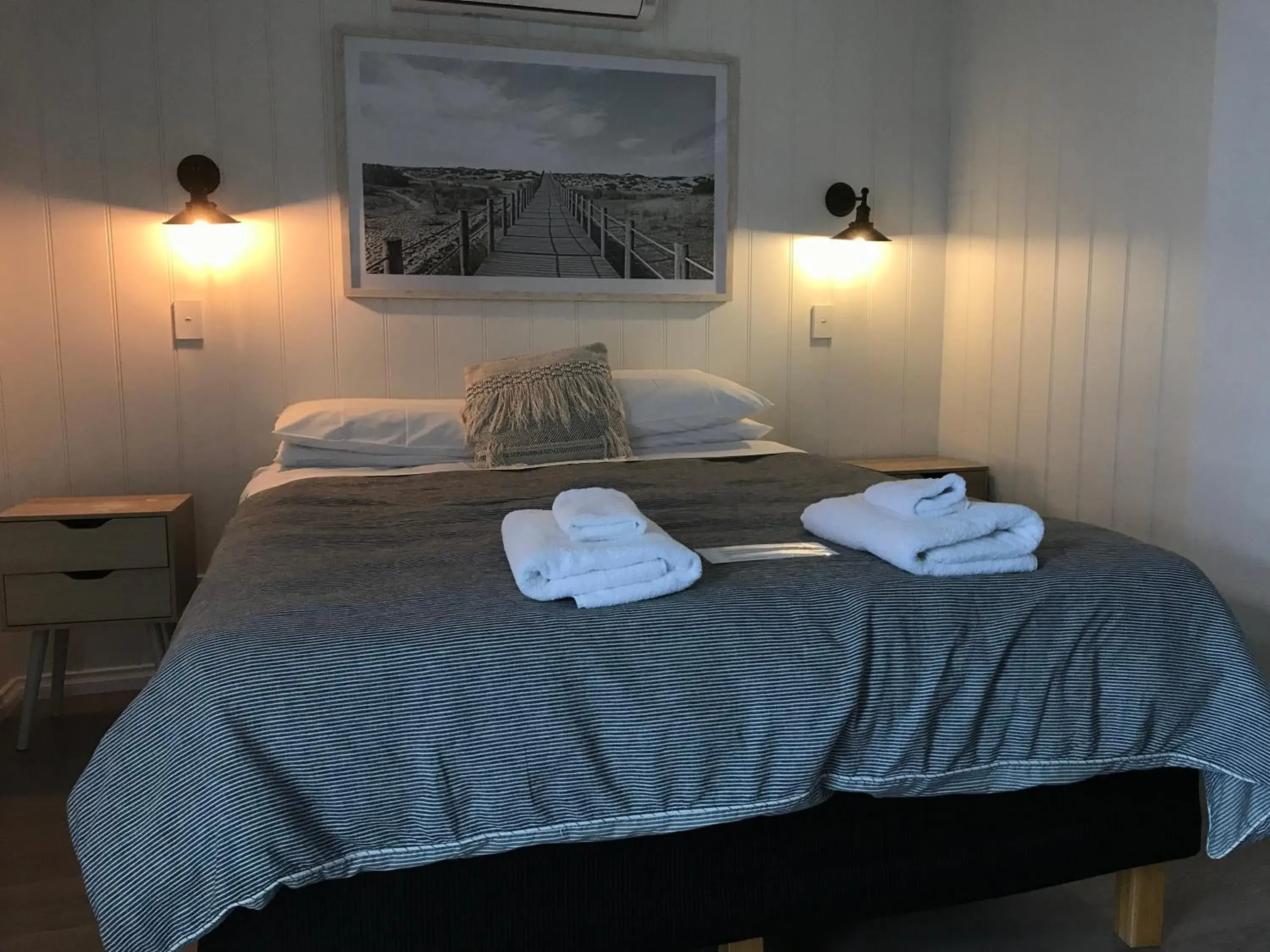 Unit 1 Starfish Suite in Beachend Bicheno Unit 1 Starfish Suite in Beachend Bicheno