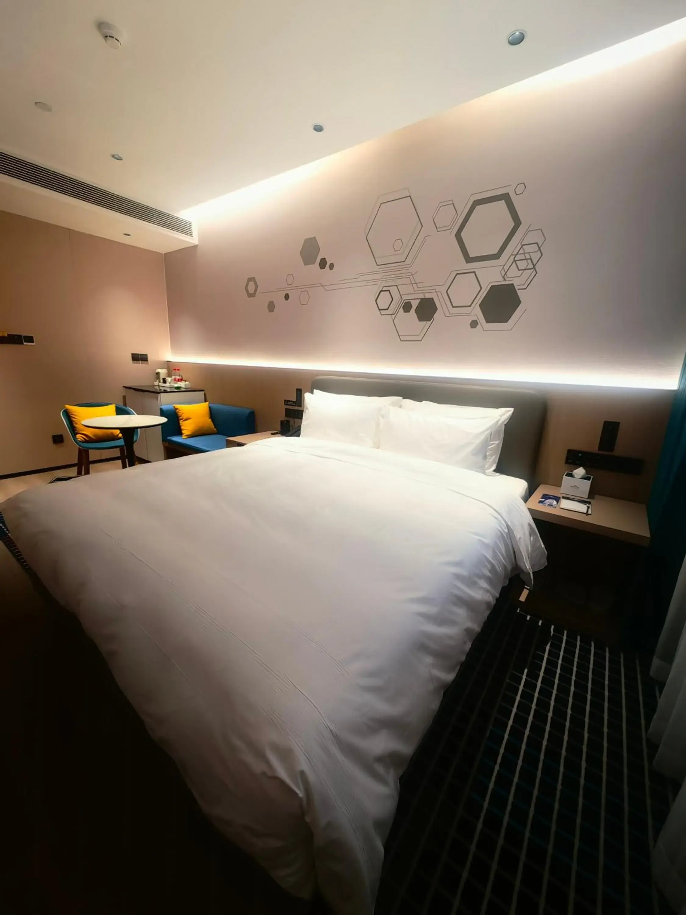 Standard King Room - Non-Smoking in Microtel by Wyndham Xian Beilin Standard King Room - Non-Smoking in Microtel by Wyndham Xian Beilin