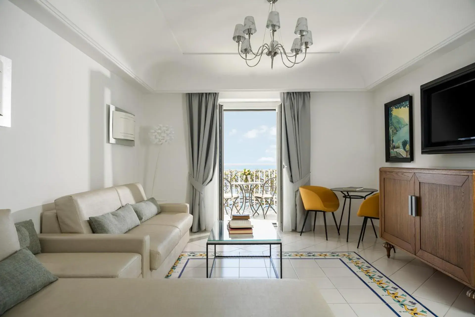 Two-Bedroom Suite with Sea View in Hotel Eden Roc Two-Bedroom Suite with Sea View in Hotel Eden Roc