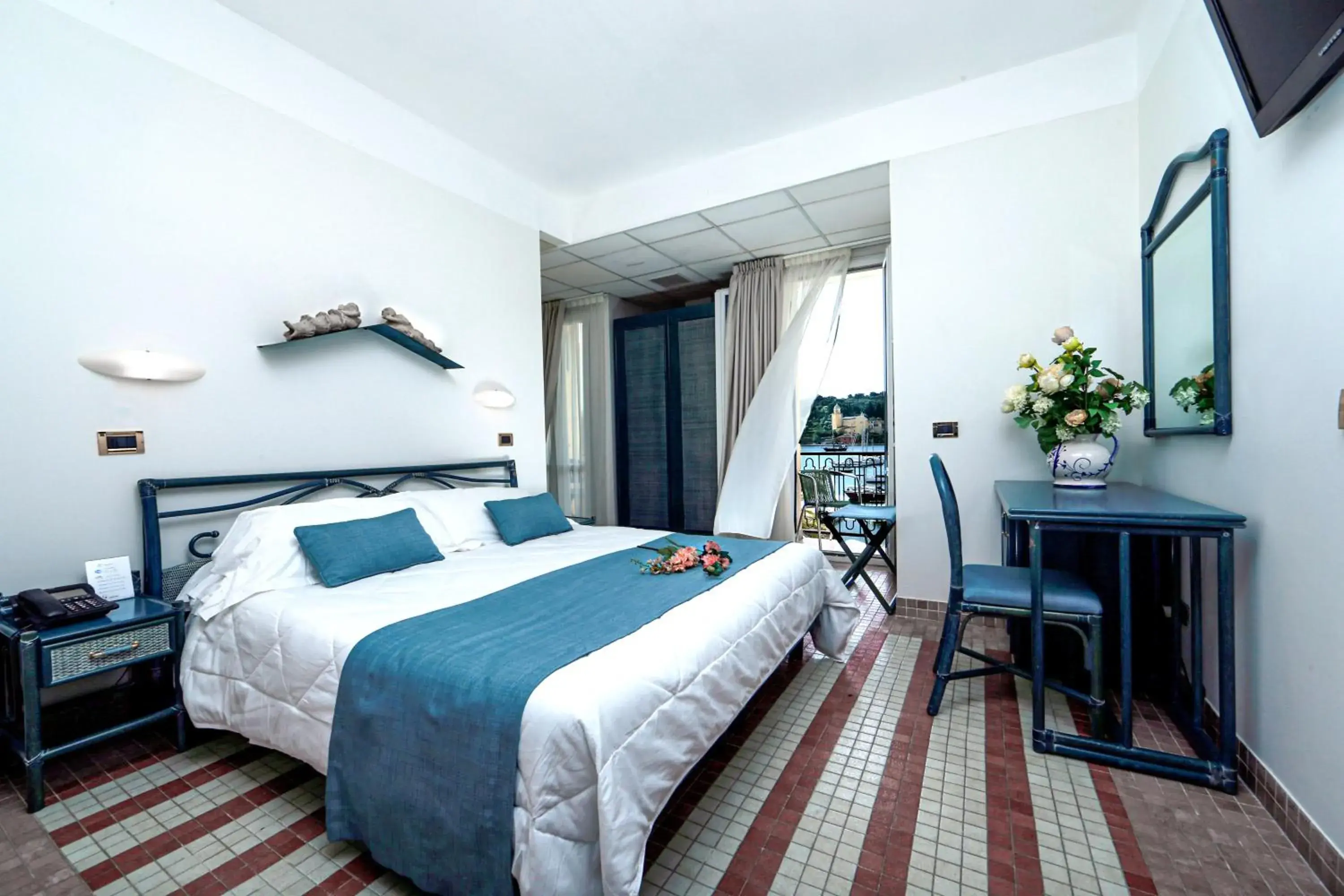 Deluxe Double Room with Sea View in Hotel Della Baia Deluxe Double Room with Sea View in Hotel Della Baia