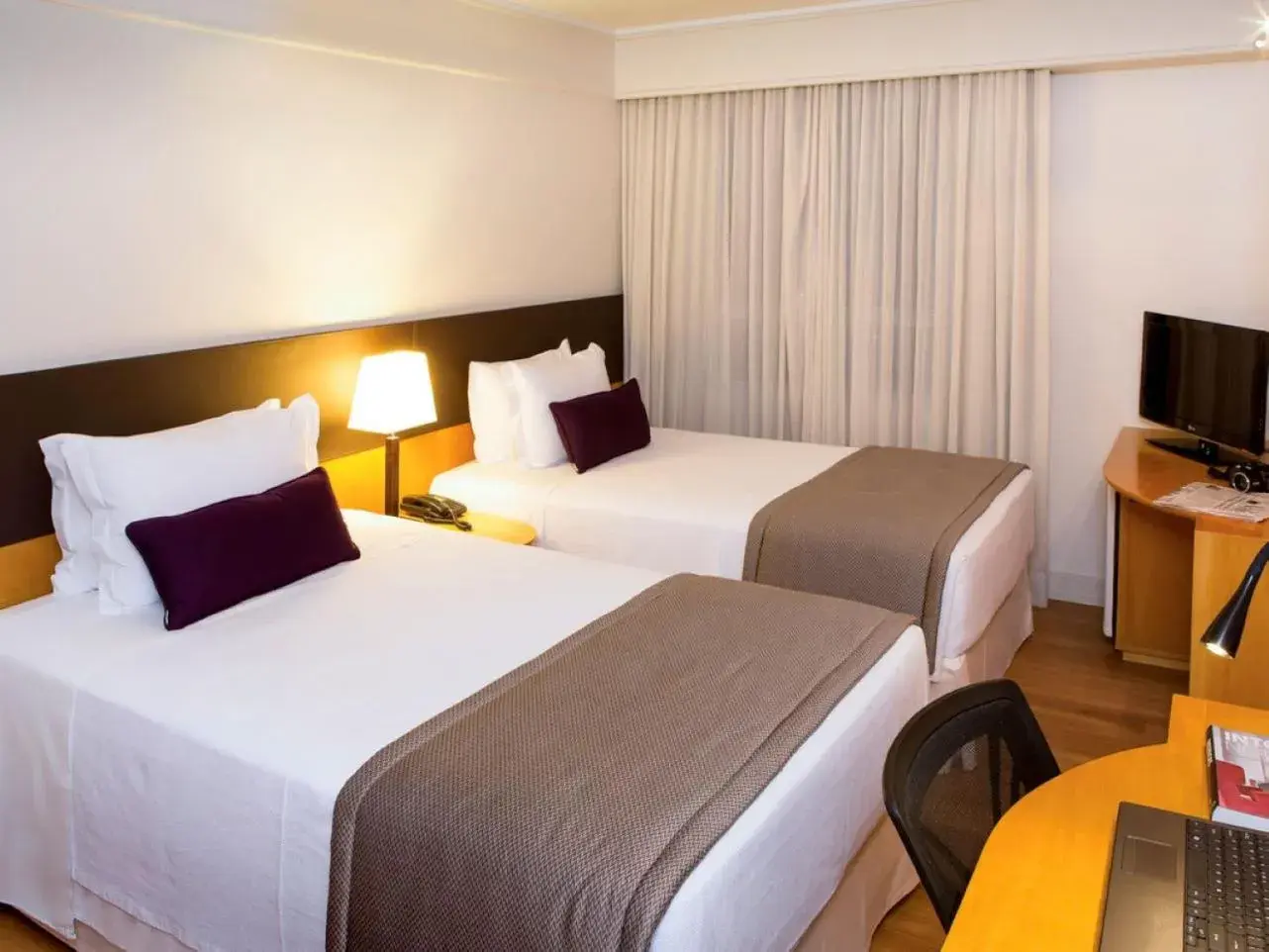 Classic Twin Room in Pergamon SP Frei Caneca by Accor Classic Twin Room in Pergamon SP Frei Caneca by Accor