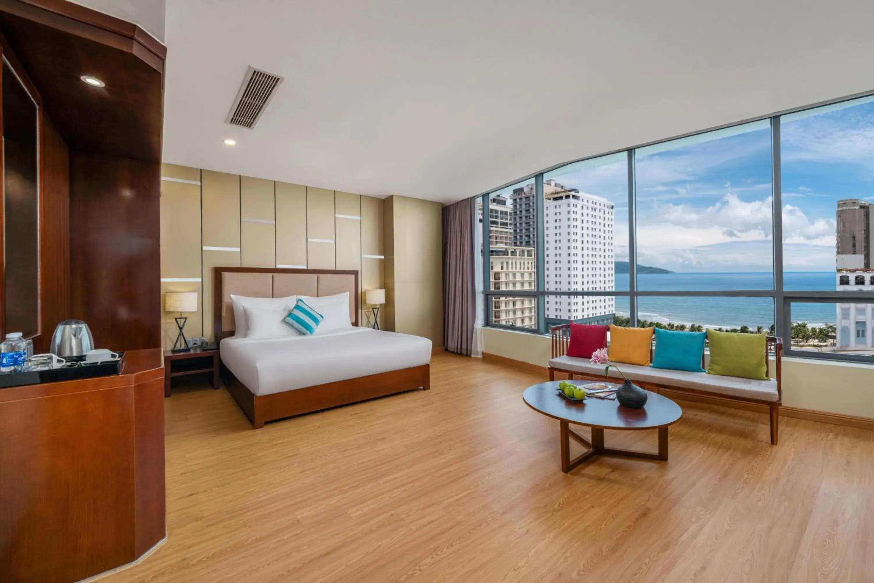 Deluxe Double Sea View with Bathtub in Avatar Danang Hotel Deluxe Double Sea View with Bathtub in Avatar Danang Hotel