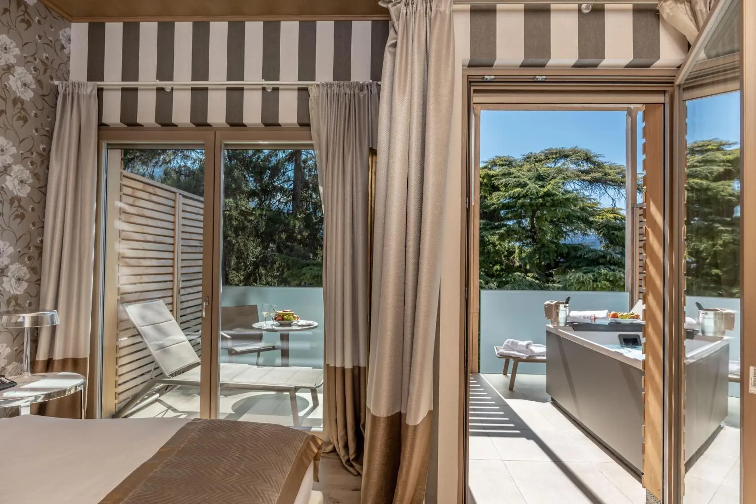 Double Room with Spa Bath in Hotel Villa Madruzzo Double Room with Spa Bath in Hotel Villa Madruzzo