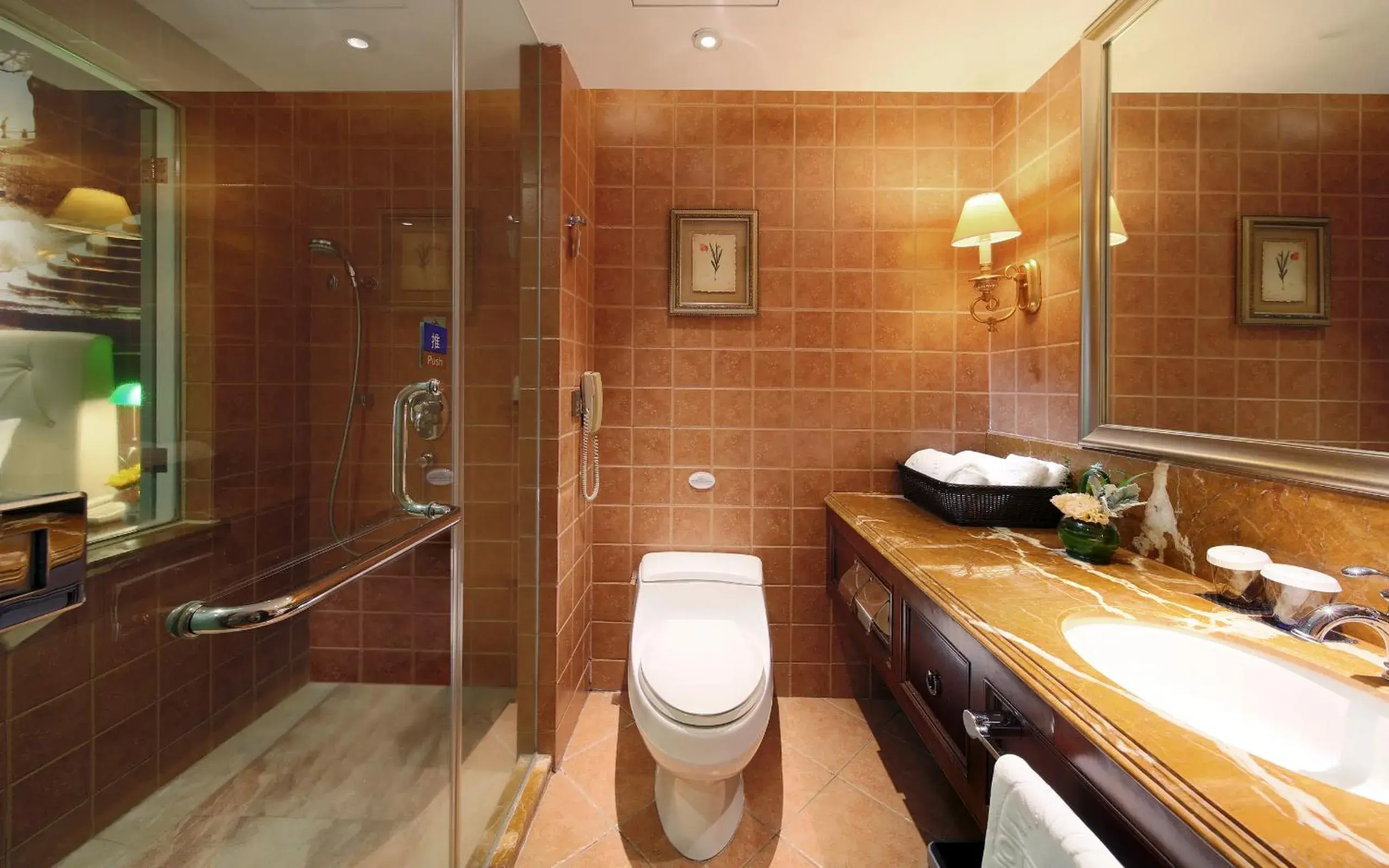 Deluxe Twin Room in City Hotel Xiamen-Free Welcome Fruits Deluxe Twin Room in City Hotel Xiamen-Free Welcome Fruits