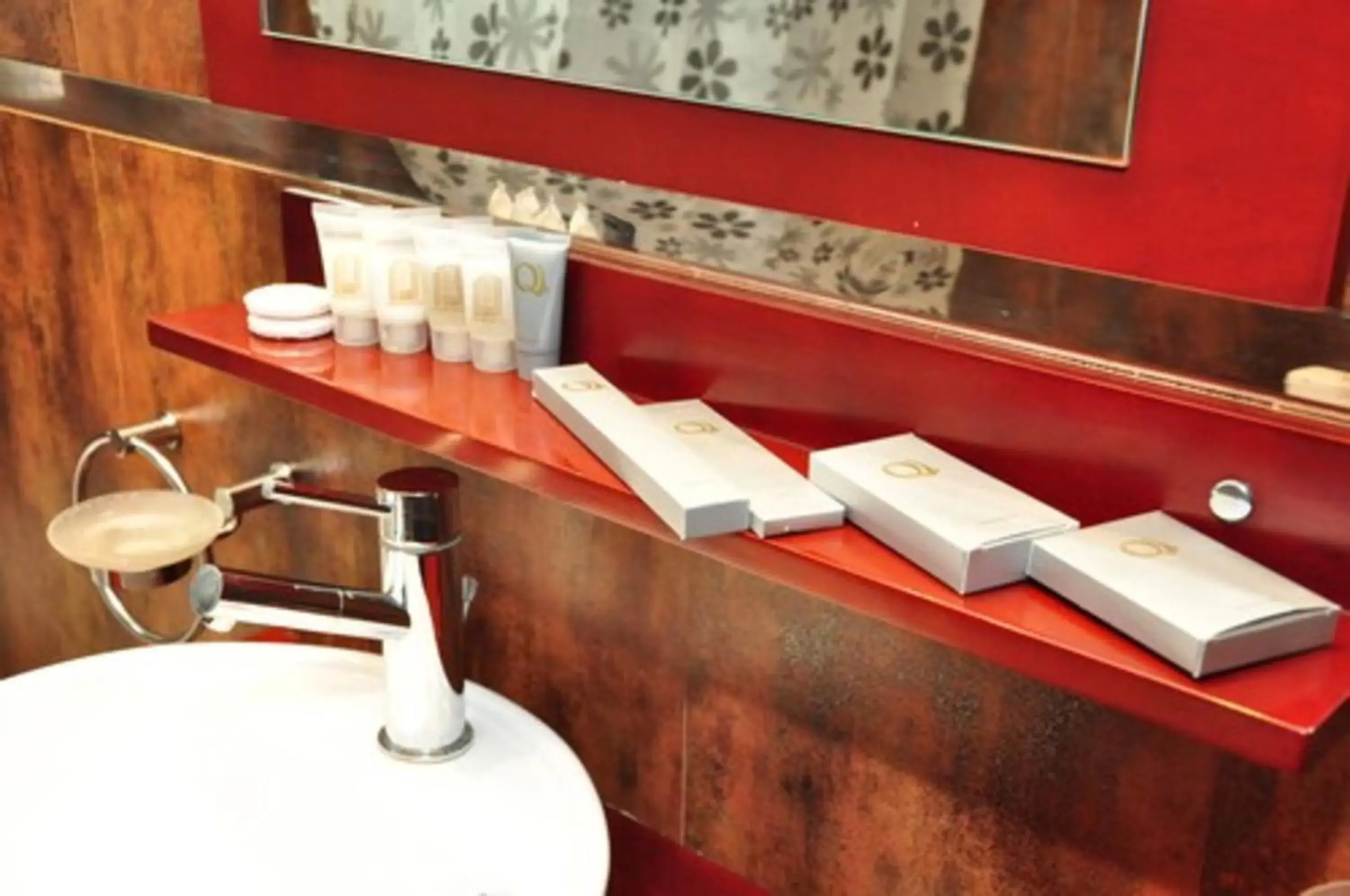 Three-Bedroom Suite in Al Manzil Hotel Bahrain Three-Bedroom Suite in Al Manzil Hotel Bahrain