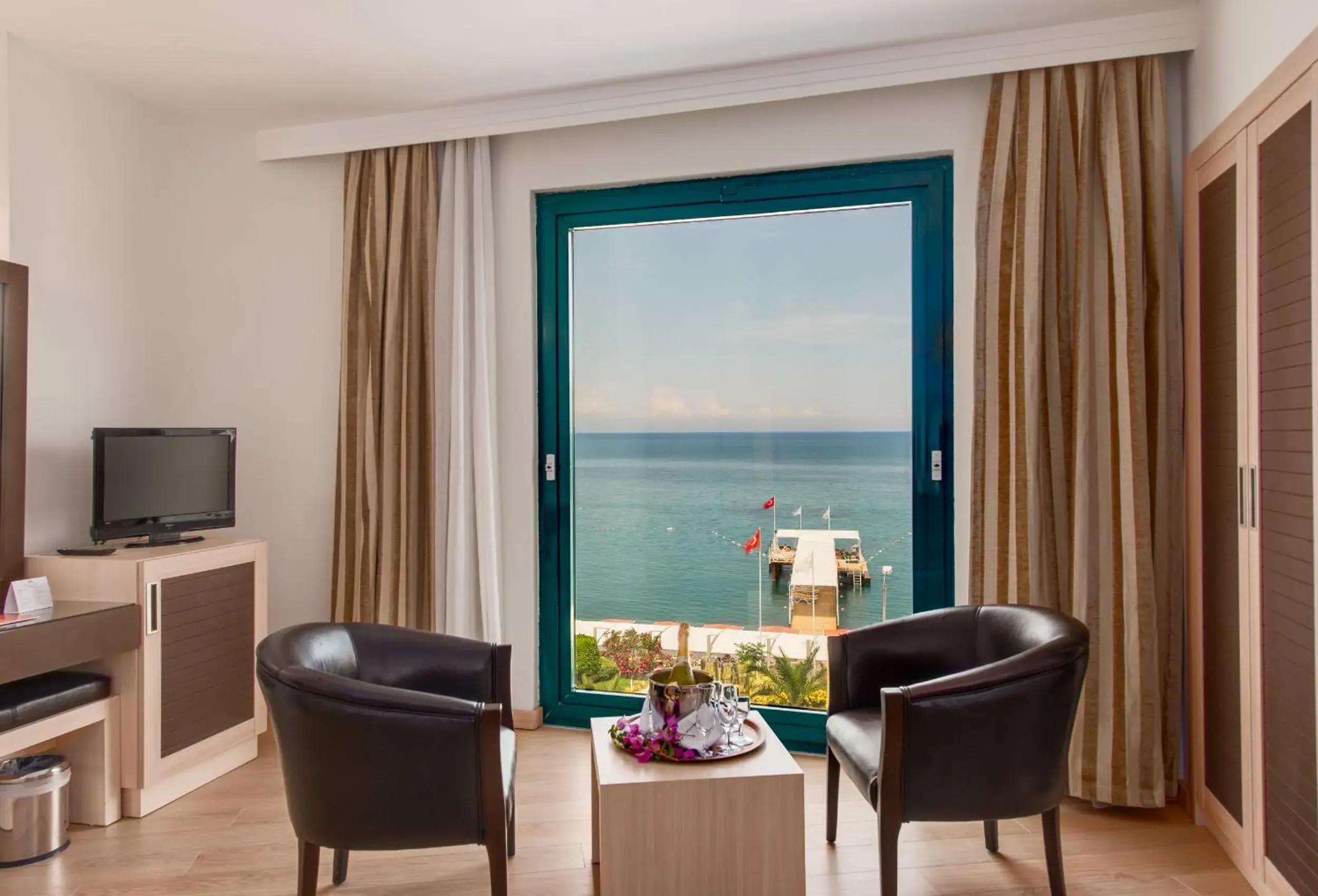 Family Room in Golden Lotus Hotel Family Room in Golden Lotus Hotel